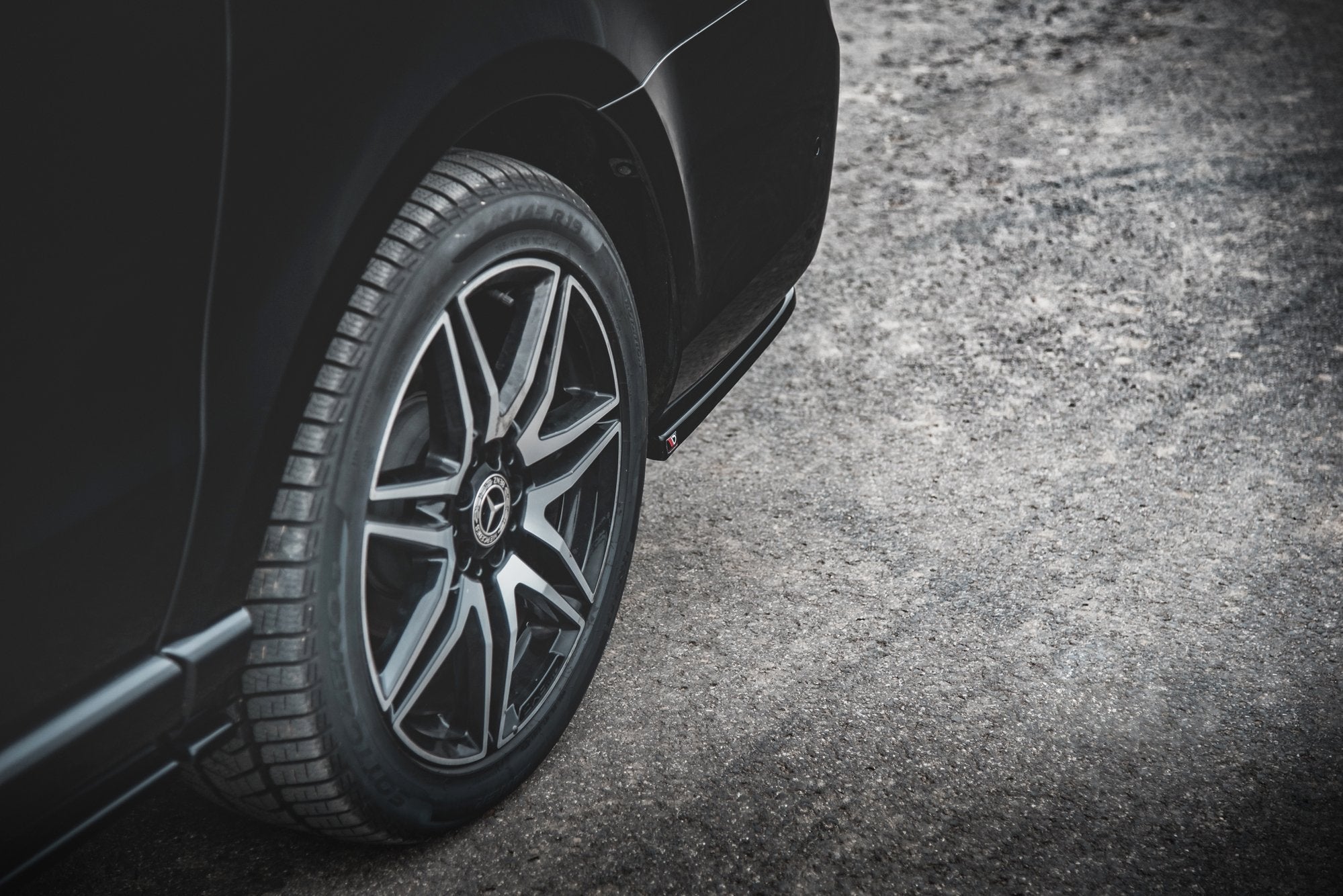Maxton Design Heck Ansatz Flaps Diffusor V.2 passend für Mercedes-Benz V-Klasse AMG-Line W447 Facelift schwarz Hochglanz