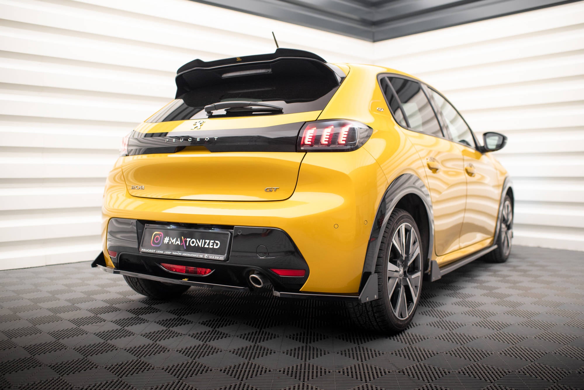 Maxton Design Heck Ansatz Flaps Diffusor V.1 + Flaps passend für Peugeot 208 GT Mk2