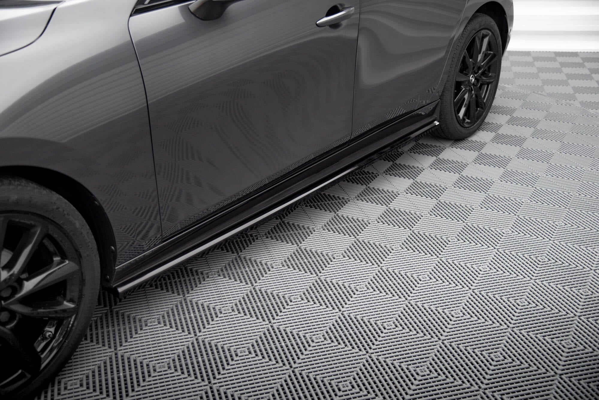 Maxton Design Street+ Seitenschweller Leisten passend für Mazda 3 Mk4 schwarz Hochglanz