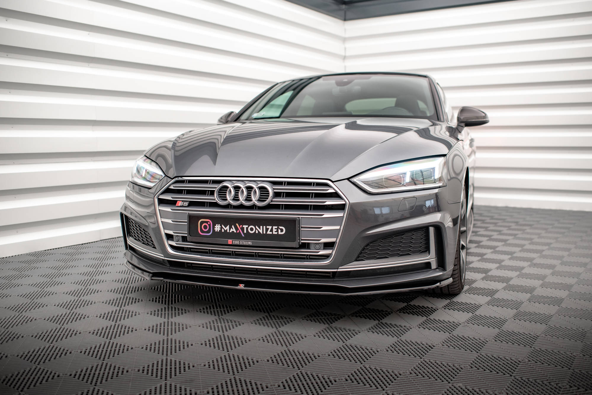 Maxton Design Street+ Spoilerlippe Front Ansatz V.2 passend für Audi S5 / A5 S-Line F5 Coupe / Sportback schwarz Hochglanz