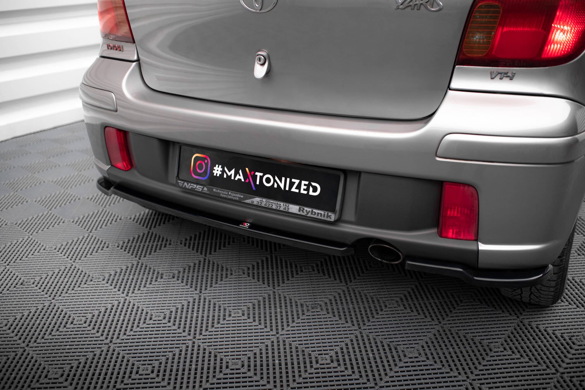 Maxton Design Heck Ansatz Flaps Diffusor passend für Toyota Yaris T-Sport Mk1 Facelift schwarz Hochglanz