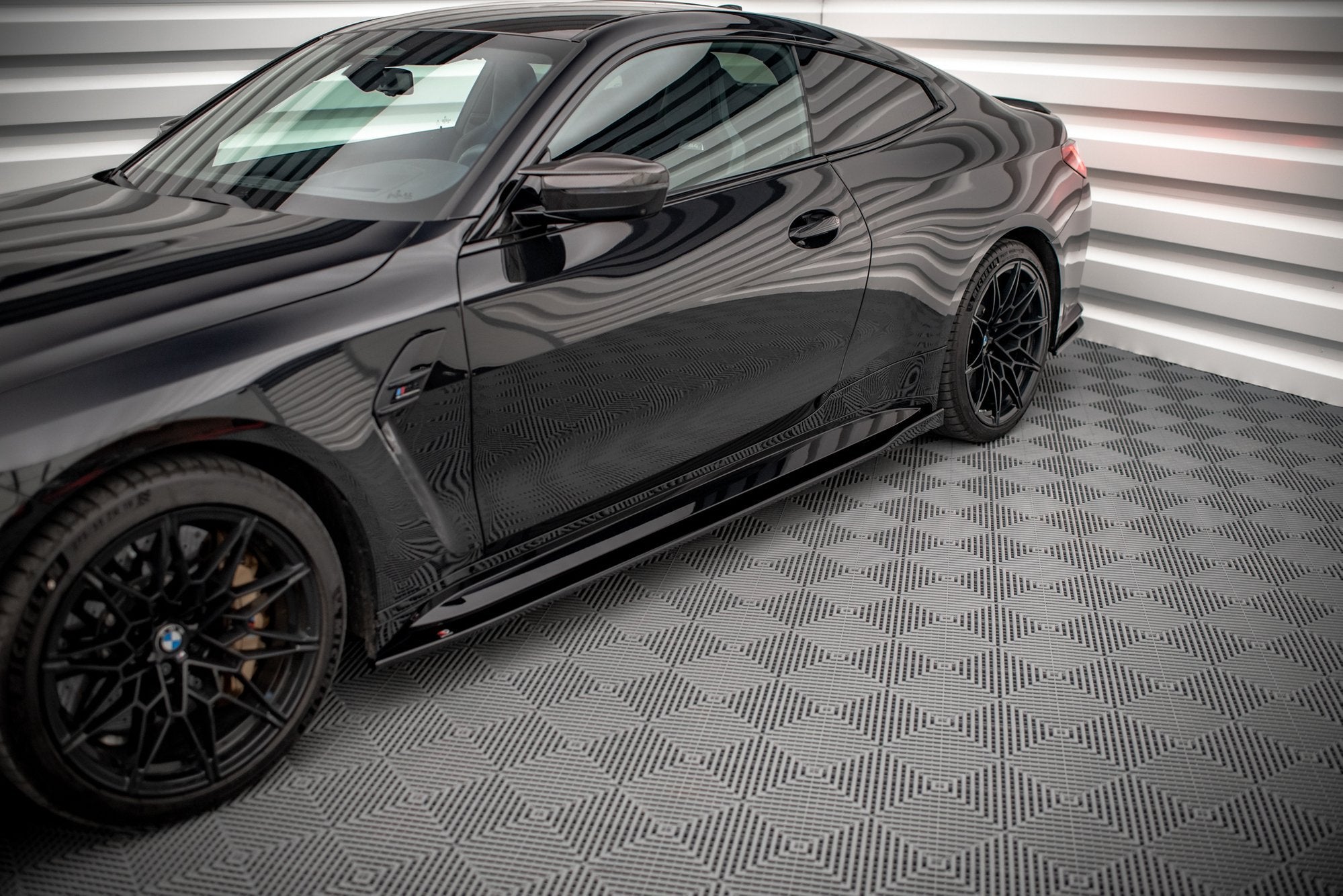 Maxton Design Street+ Seitenschweller Leisten passend für V.1 passend für BMW M4 G82 / G82 Facelift schwarz Hochglanz