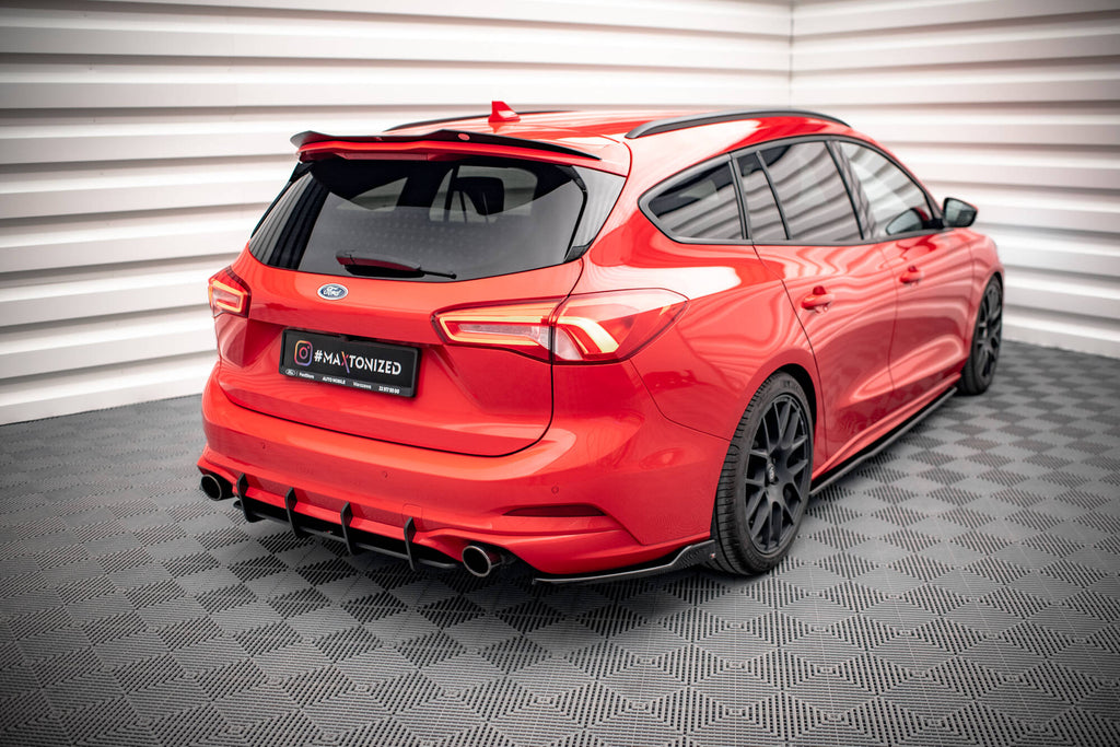 Maxton Design Heck Ansatz Flaps Diffusor V.6 passend für Ford Focus Kombi ST Mk4 schwarz Hochglanz