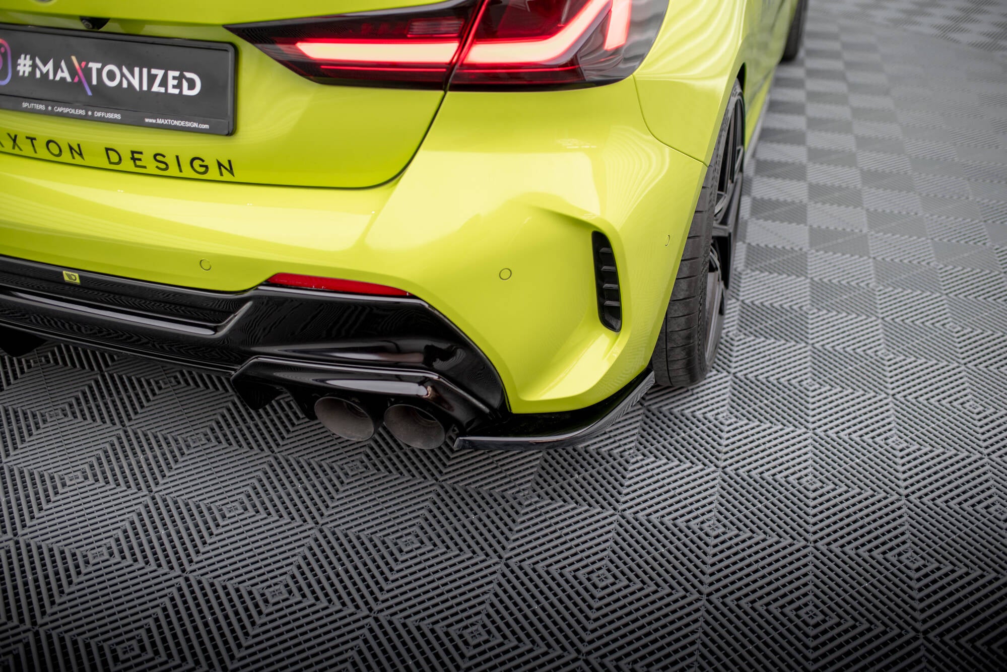 Maxton Design Heck Ansatz Flaps Diffusor V.1 passend für0 (Für heckansatz v.2) BMW 1er F40 M-Paket / M135i / 128ti schwarz Hochglanz