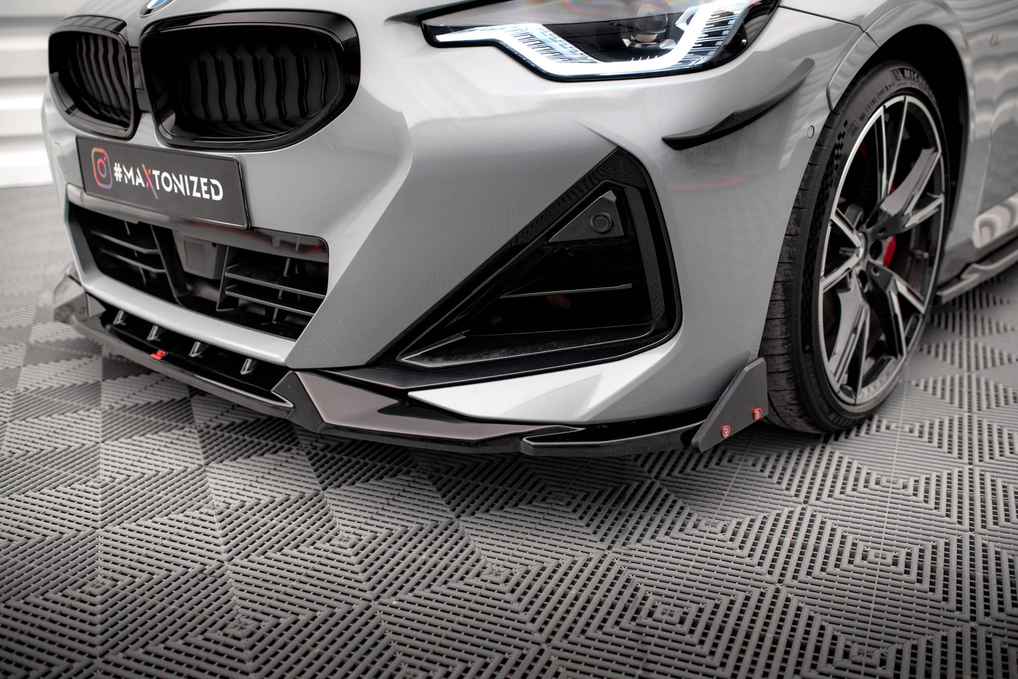 Maxton Design Street+ Spoilerlippe Front Ansatz V.2 + Flaps passend für BMW 2 Coupe M-Paket / M240i G42