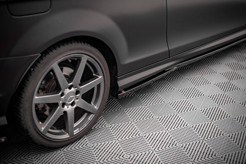 Maxton Design Street+ Seitenschweller Leisten passend für Mercedes-Benz C Coupe / Limousine / Kombi AMG-Line C204 / W204 Facelift / S204 Facelift schwarz Hochglanz