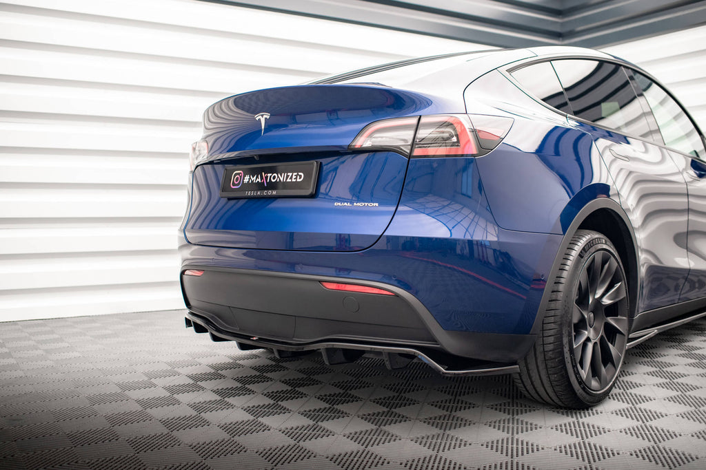 Maxton Design Street+ Mittlerer Diffusor RACE passend für Tesla Model Y schwarz Hochglanz