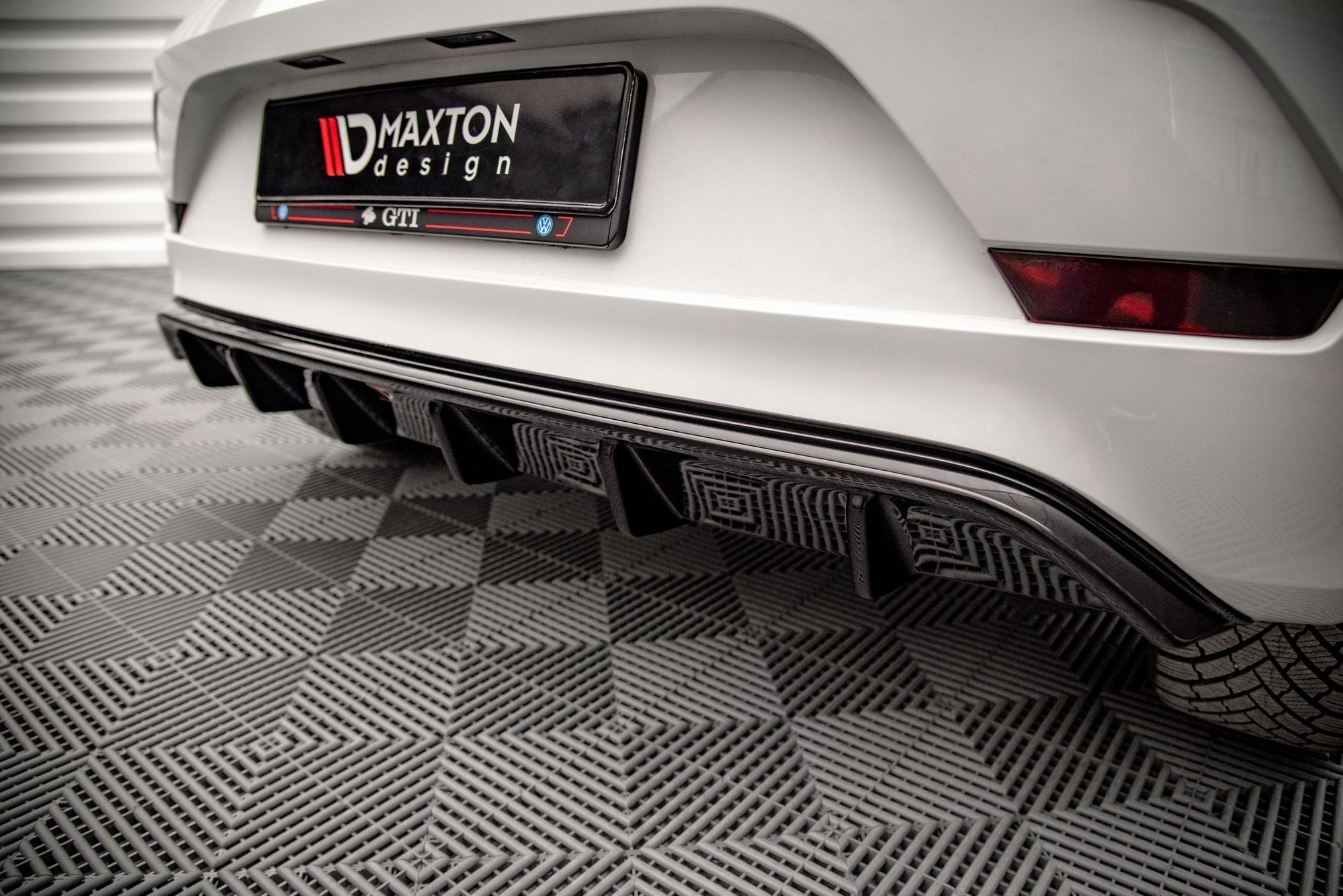 Maxton Design Diffusor Heck Ansatz passend für VW Up GTI schwarz Hochglanz