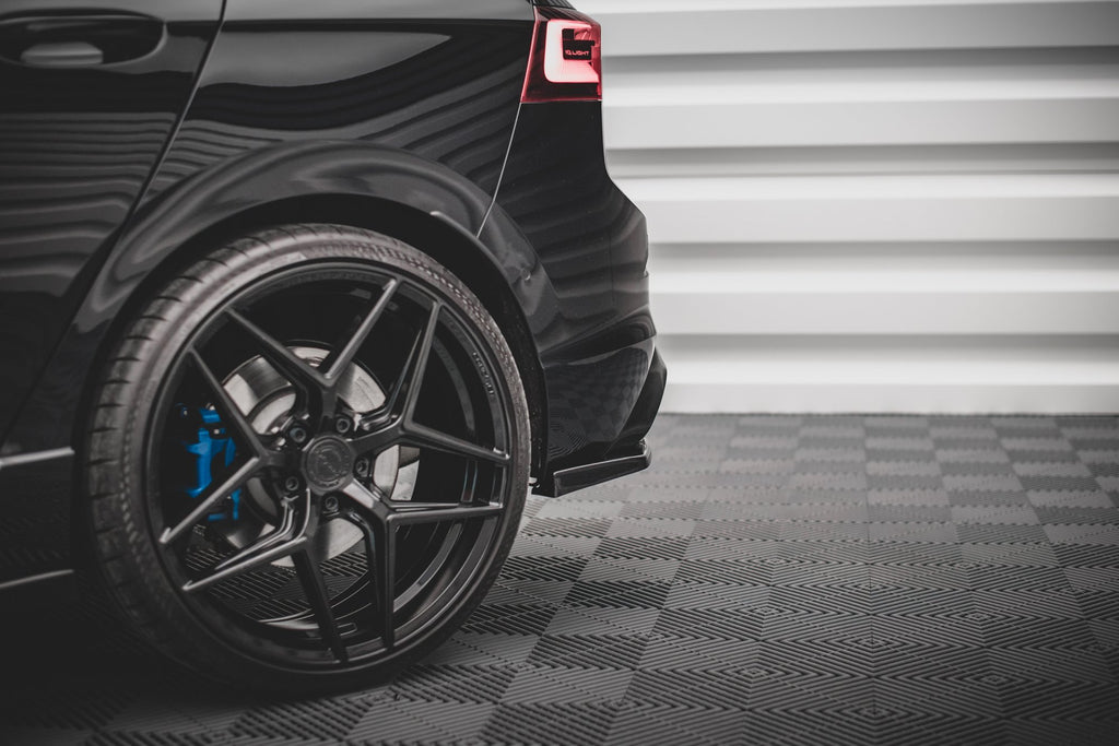 Maxton Design Heck Ansatz Flaps Diffusor V.2 passend für VW Golf R Hatchback Mk8 Facelift schwarz Hochglanz