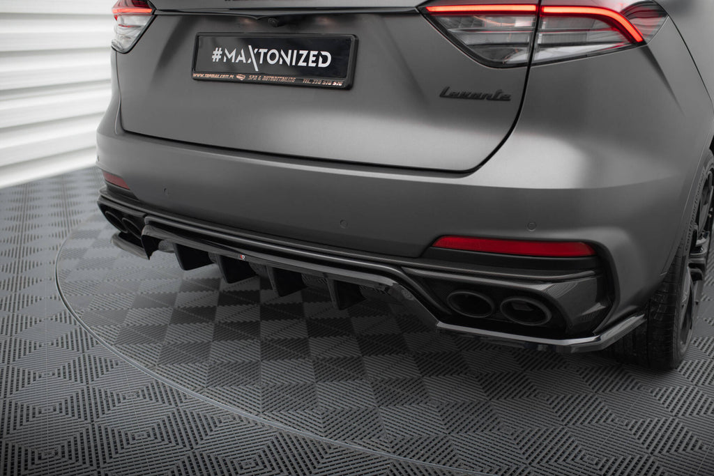 Maxton Design Street+ Mittlerer Diffusor RACE passend für Maserati Levante Trofeo Mk1 schwarz Hochglanz