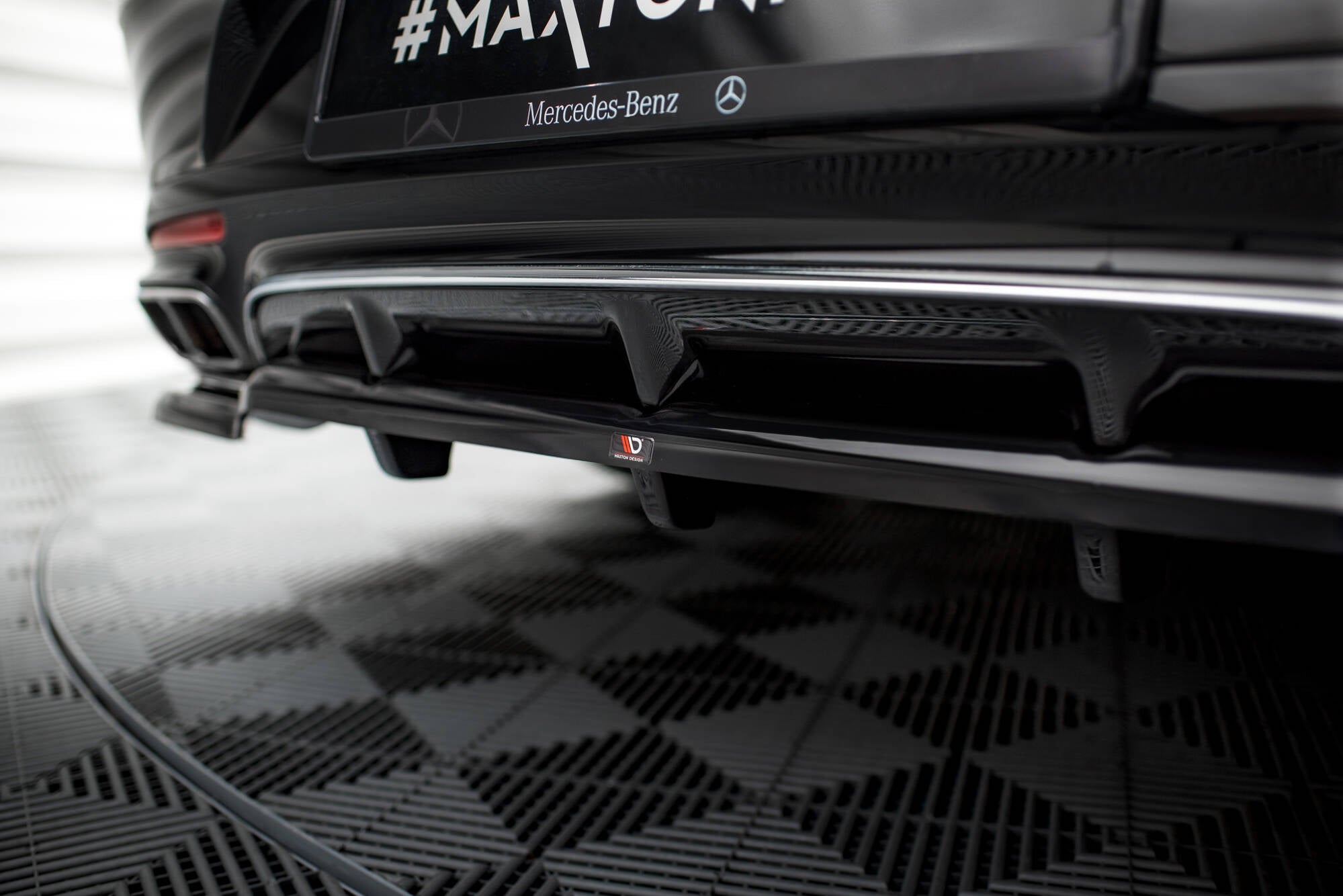 Maxton Design Street+ Mittlerer Diffusor RACE passend für Mercedes-Benz S Coupe AMG-Line C217 Facelift schwarz Hochglanz