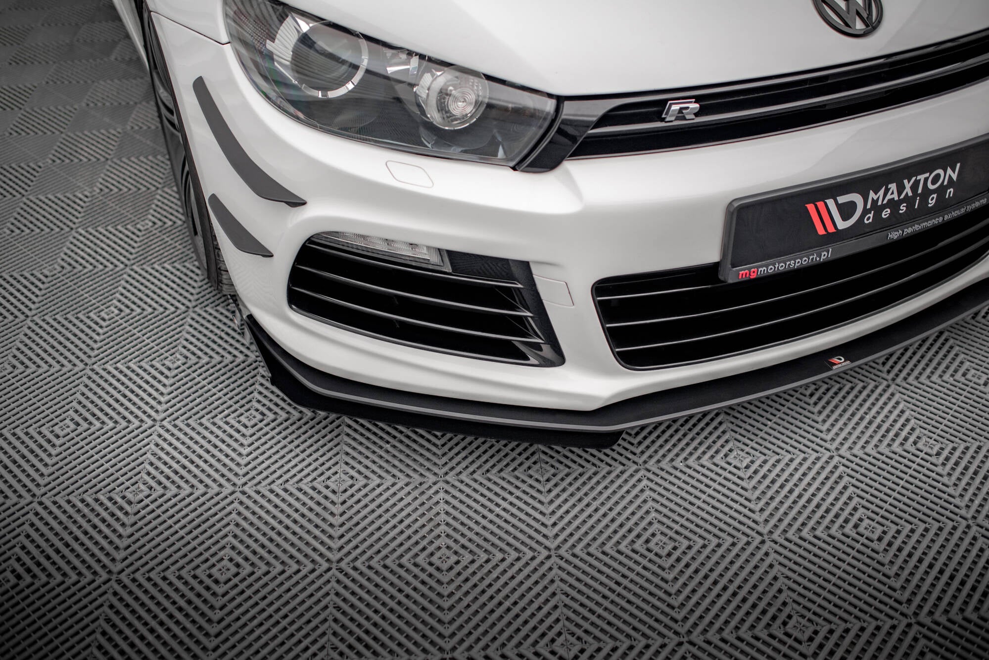 Maxton Design Front Stoßstange Flaps passend für VW Scirocco R Mk3 schwarz Hochglanz