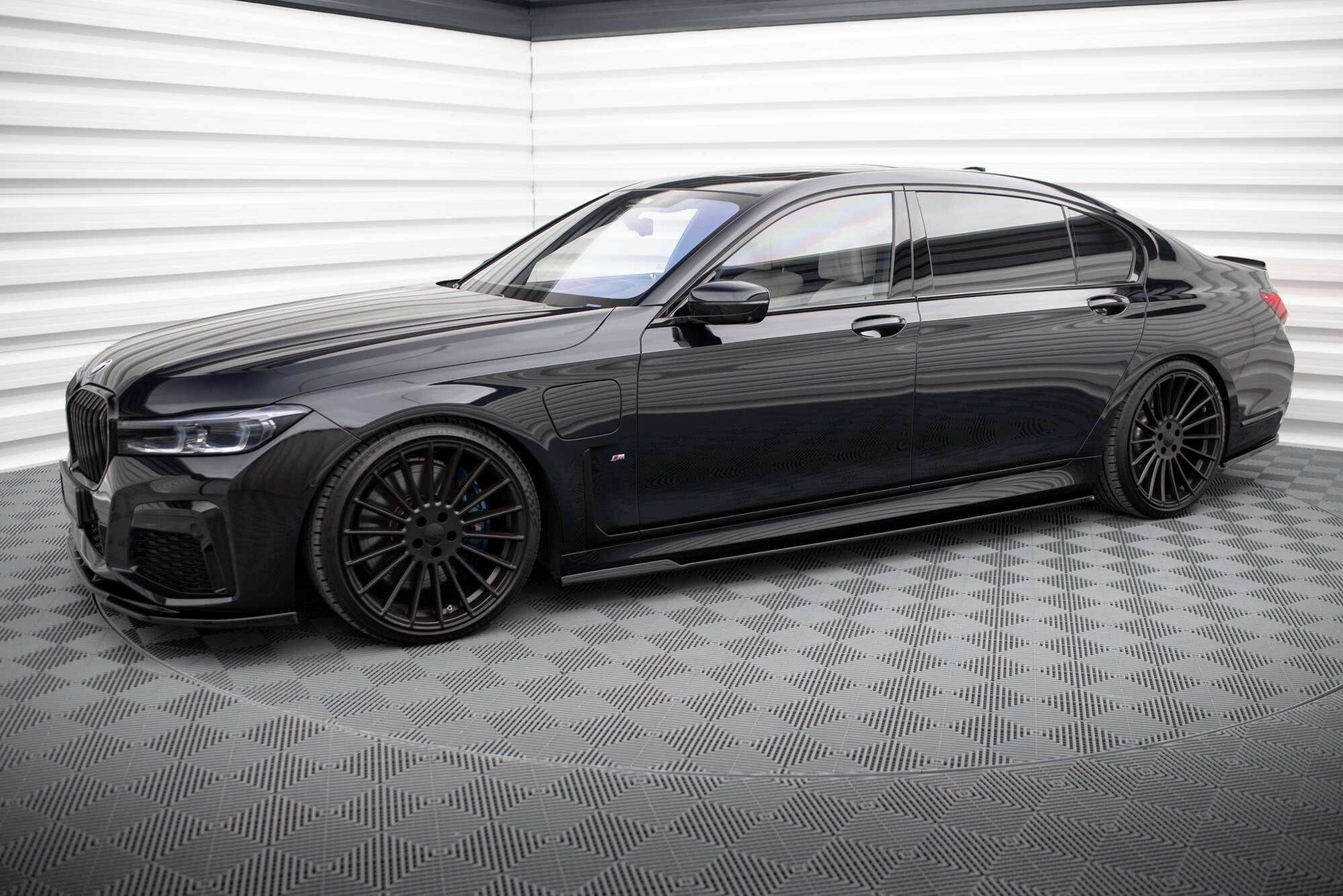 Maxton Design Street+ Seitenschweller Leisten V.2 passend für BMW 7 Lang M-Paket G12 schwarz Hochglanz