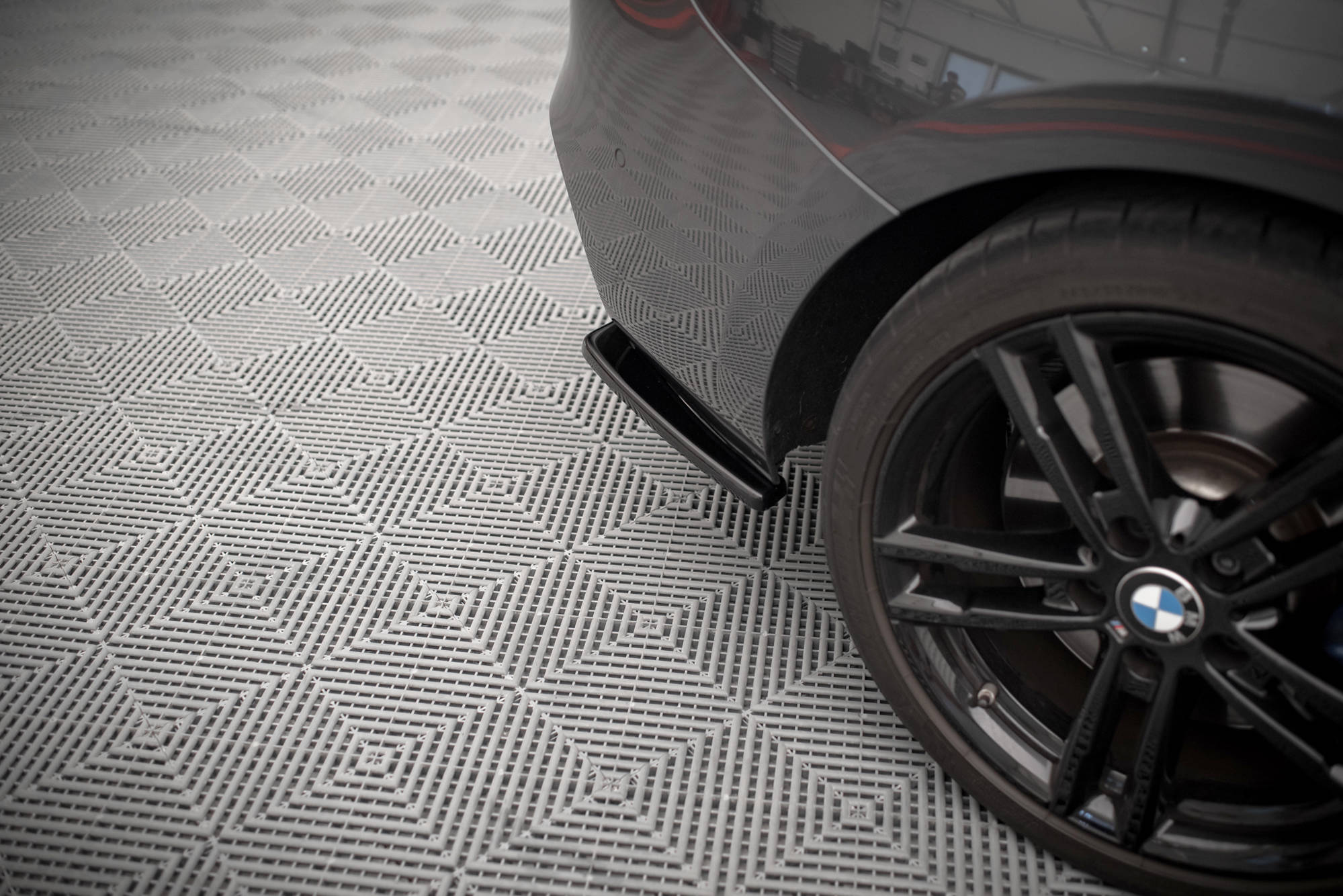 Maxton Design Heck Ansatz Flaps Diffusor V.2 passend für BMW 1er F20/F21 M-POWER FACELIFT schwarz Hochglanz