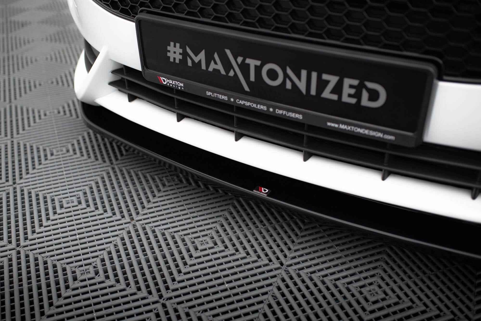 Maxton Design Street+ Spoilerlippe Front Ansatz V.2 passend für Ford Fiesta ST Mk7 FL schwarz Hochglanz