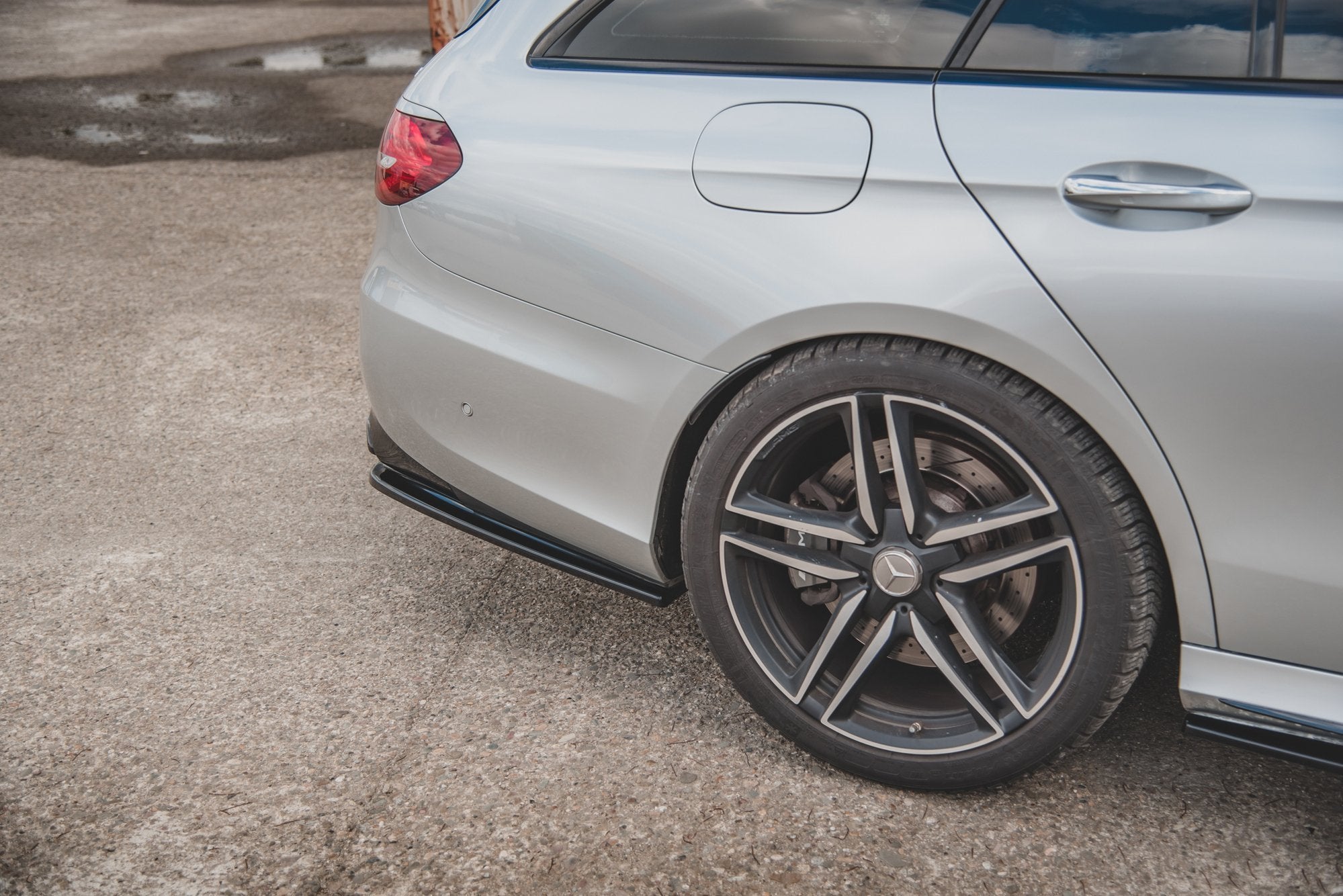 Maxton Design Heck Ansatz Flaps Diffusor passend für Mercedes-Benz E63 AMG Kombi/Limousine S213/W213 schwarz Hochglanz