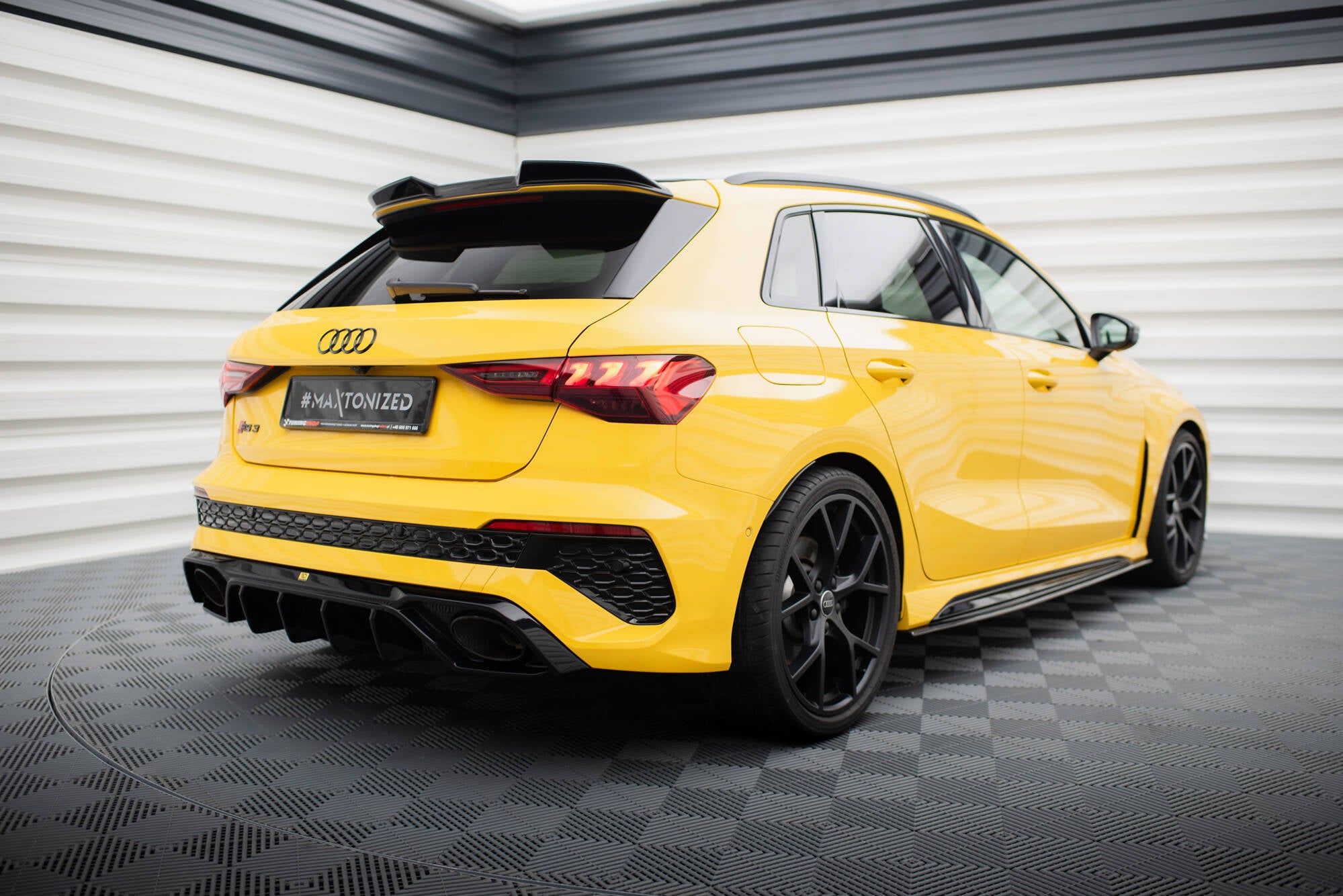 Maxton Design Spoiler CAP 3D passend für Audi RS3 Sportback 8Y Facelift schwarz Hochglanz