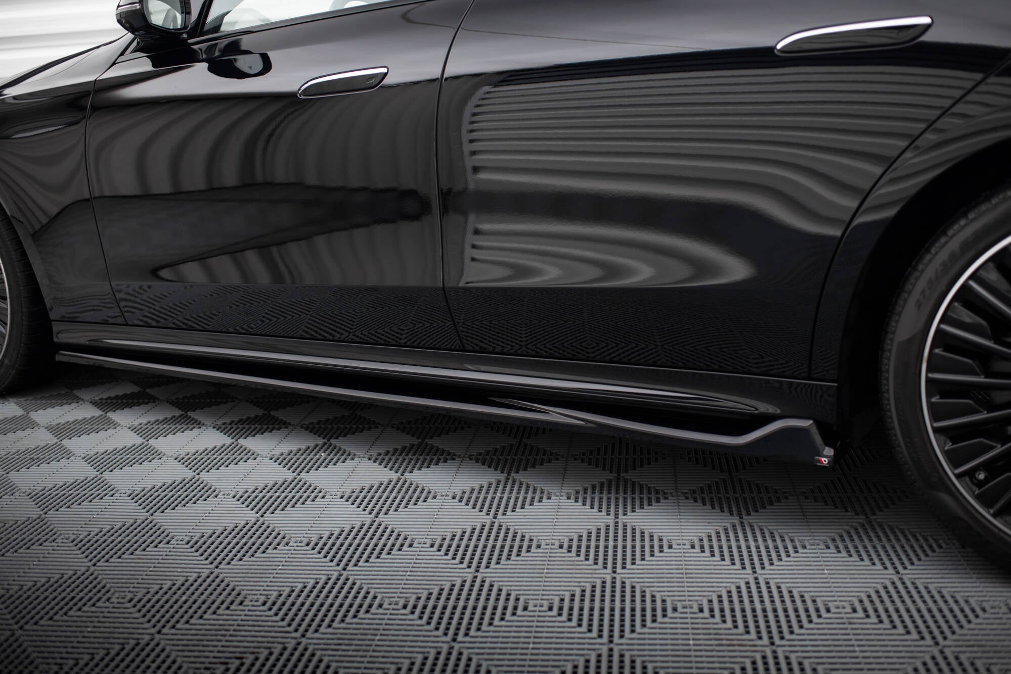 Maxton Design Street+ Seitenschweller Leisten passend für Mercedes-Benz E AMG-Line Limousine / Kombi W214 schwarz Hochglanz