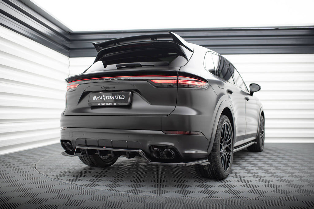 Maxton Design Street+ Mittlerer Diffusor RACE passend für Porsche Cayenne Sport Design SUV / Coupe Mk3 schwarz Hochglanz