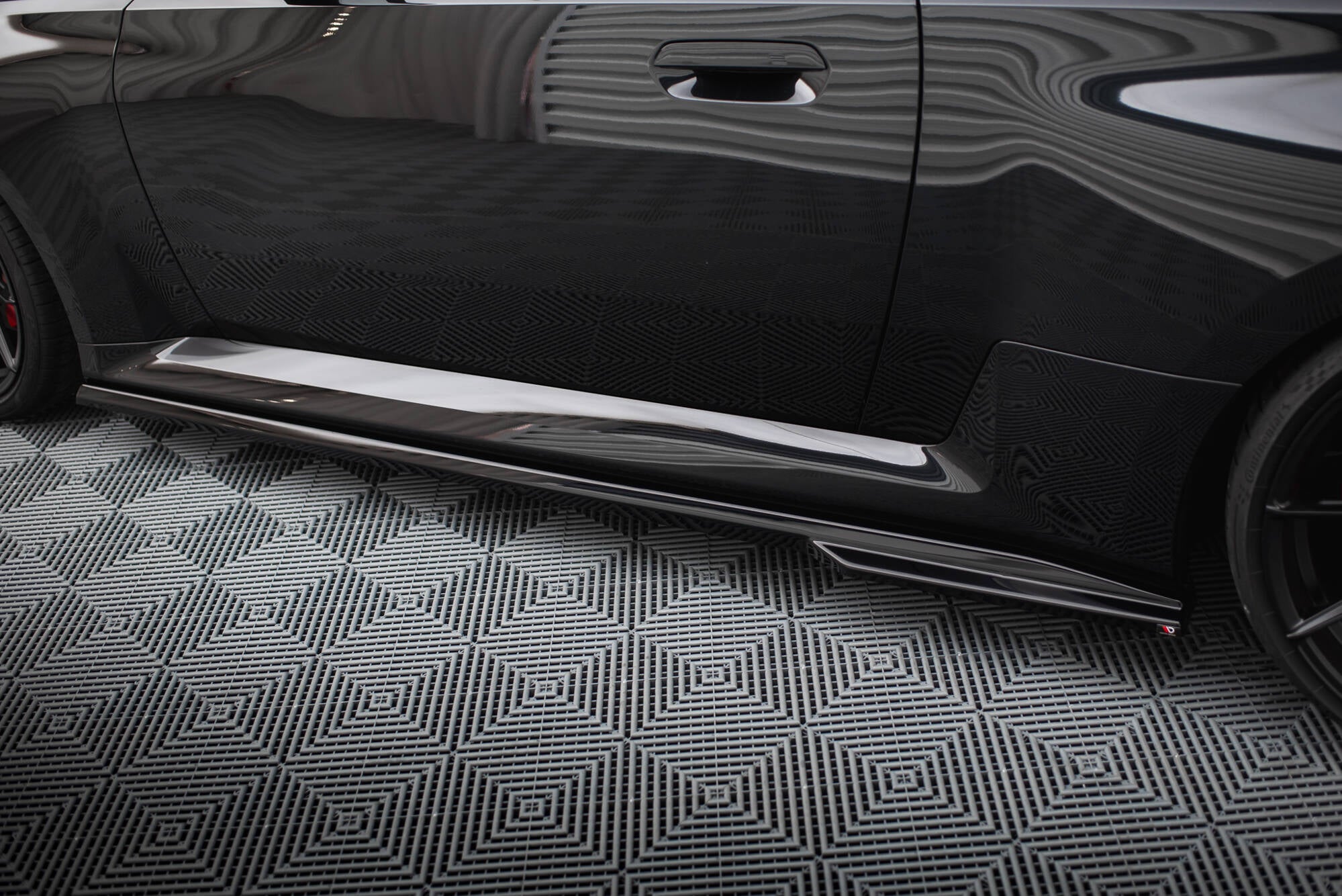 Maxton Design Street+ Seitenschweller Leisten passend für V.1 passend für BMW M2 G87 schwarz Hochglanz