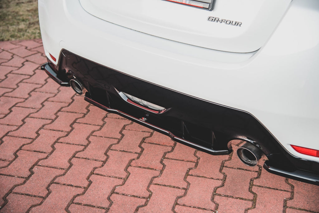Maxton Design Mittlerer Diffusor Heck Ansatz für Toyota GR Yaris Mk4 Carbon Look