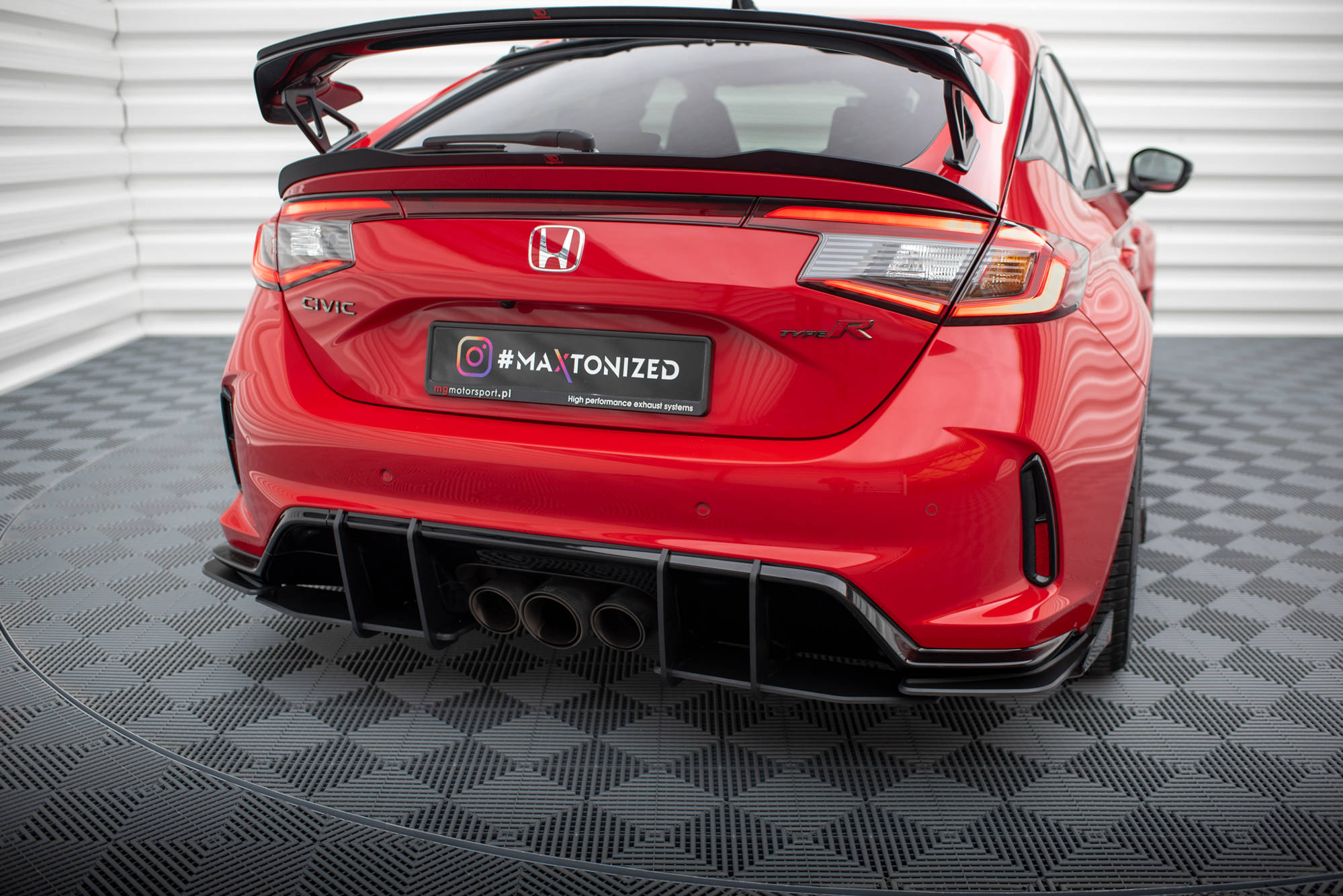 Maxton Design Street Pro Heck Ansatz Flaps Diffusor + Flaps passend für Honda Civic Type-R Mk 11 schwarz Hochglanz