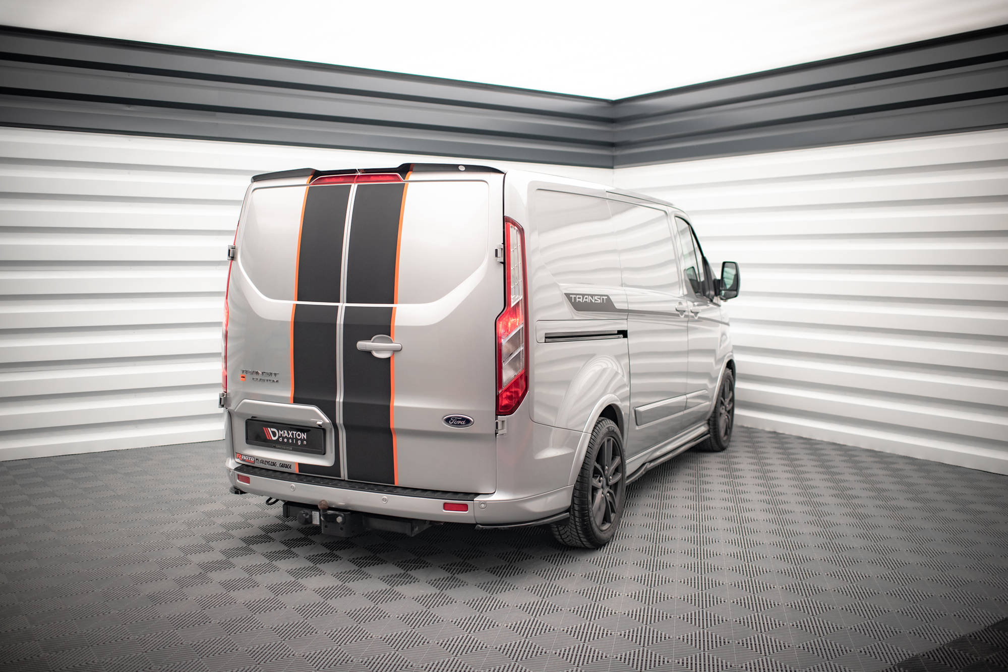 Maxton Design Heck Ansatz Flaps Diffusor passend für Ford Transit Custom ST-Line Mk1 Facelift schwarz Hochglanz