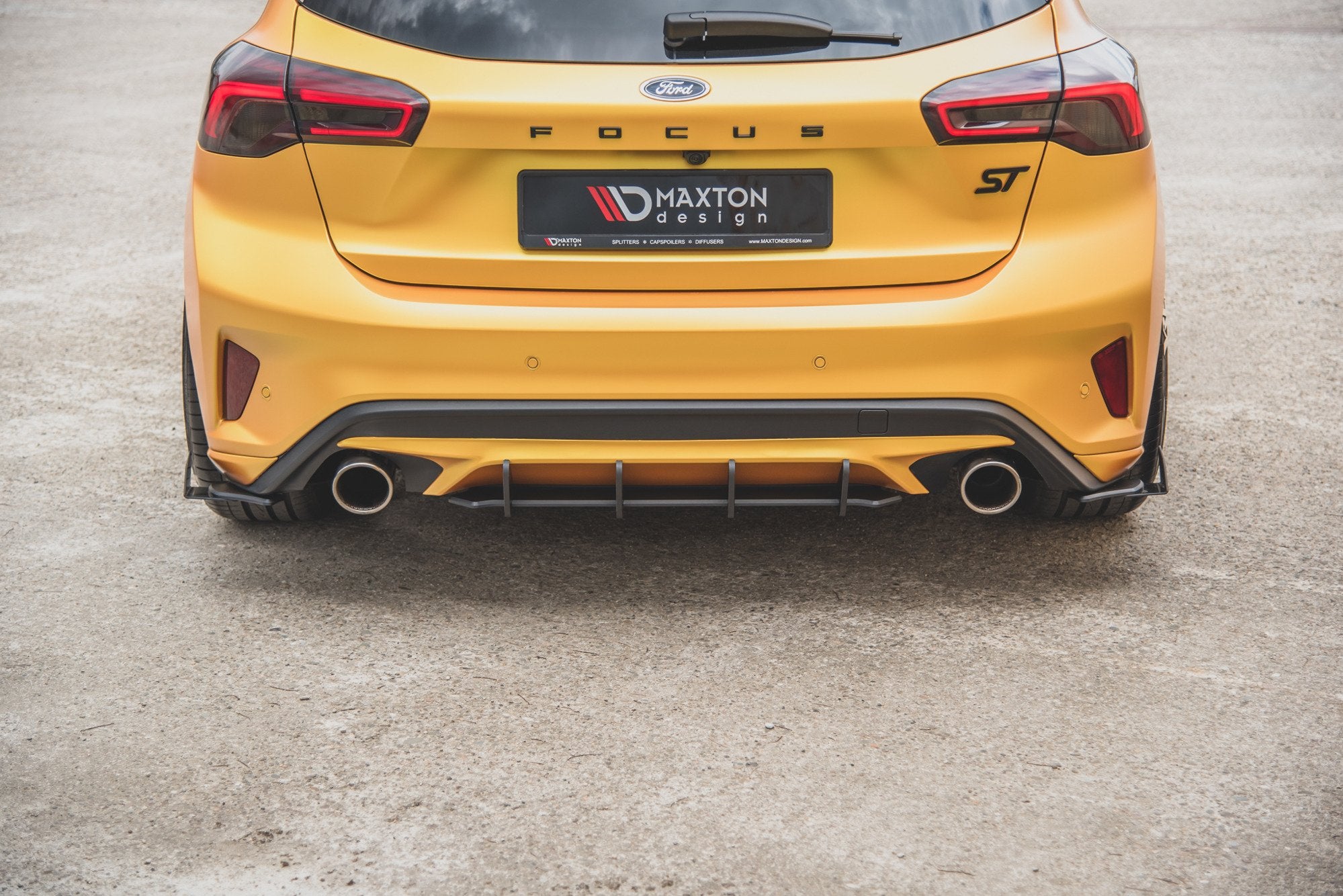 Maxton Design Street Pro Heck Ansatz Flaps Diffusor + Flaps passend für Ford Focus ST Mk4 schwarz Hochglanz