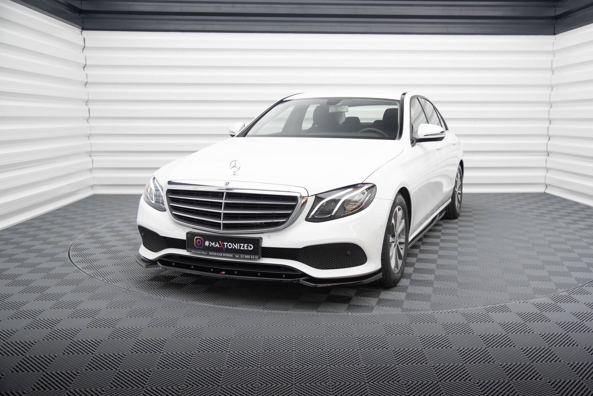 Maxton Design Street+ Spoilerlippe Front Ansatz passend für Mercedes-Benz E W213 schwarz Hochglanz