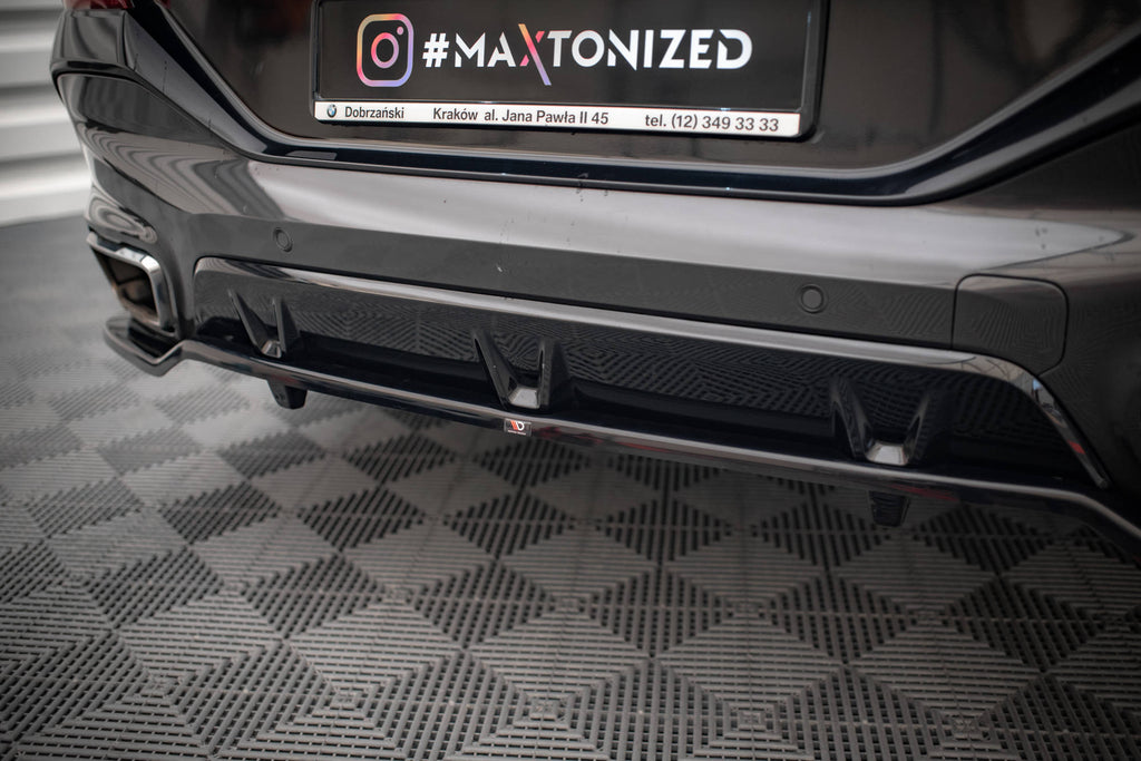 Maxton Design Street+ Mittlerer Diffusor RACE passend für V.3 BMW X6 M-Paket G06 schwarz Hochglanz