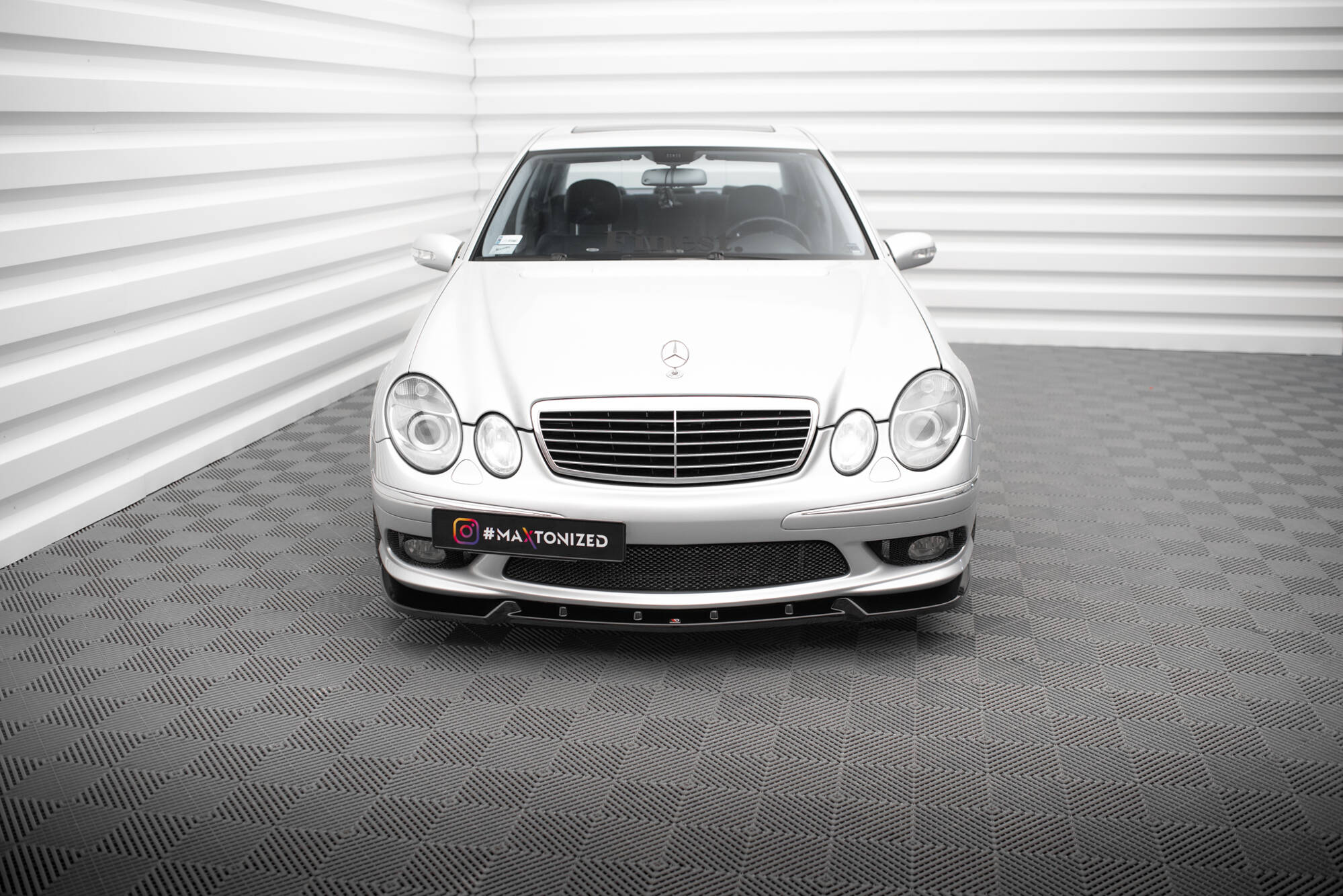 Maxton Design Street+ Spoilerlippe Front Ansatz passend für Mercedes-Benz E 55 AMG W211 schwarz Hochglanz
