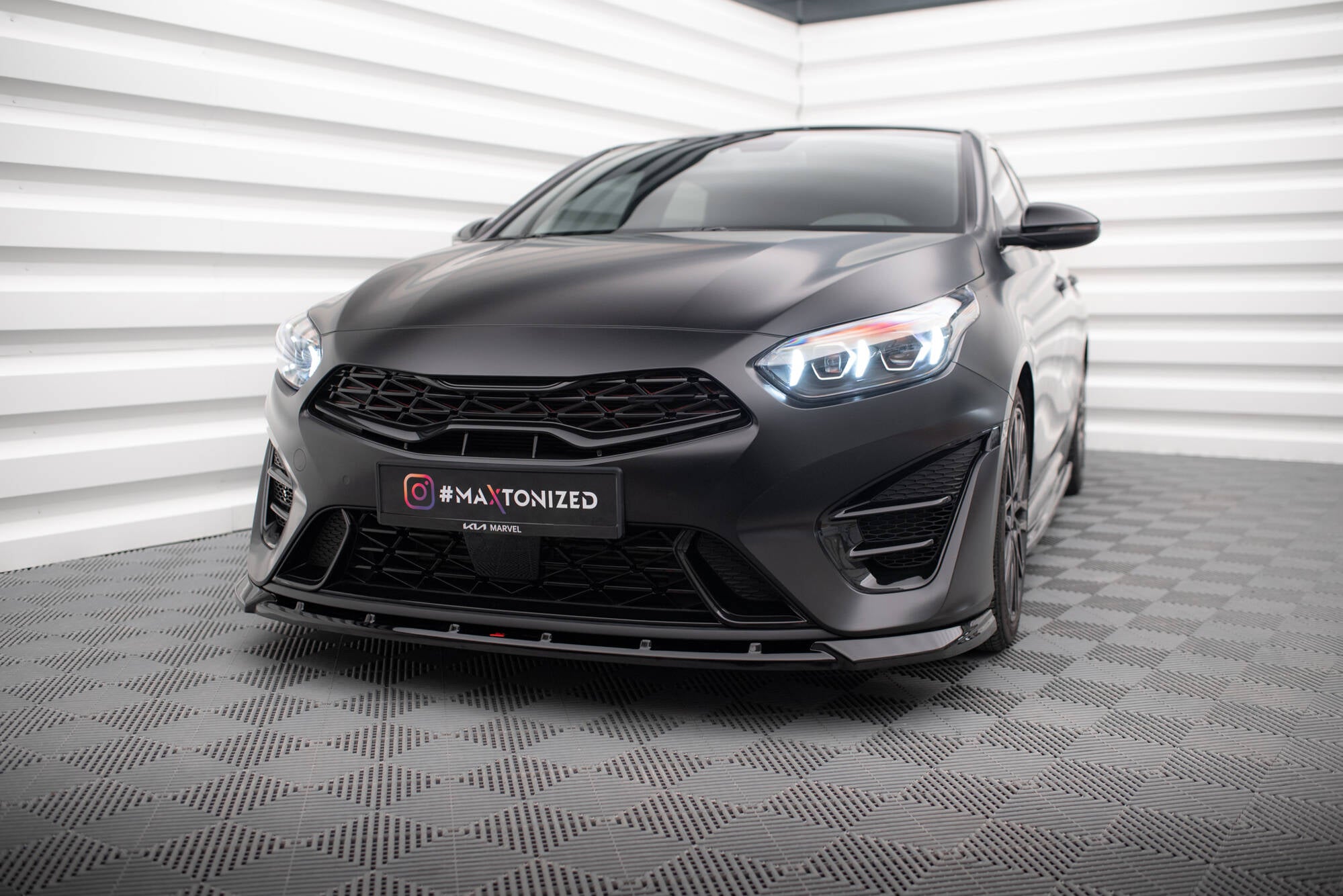 Maxton Design Street+ Spoilerlippe Front Ansatz V.2 passend für Kia Proceed GT Mk3 Facelift / Ceed GT / GT - Line Mk1 Facelift schwarz Hochglanz