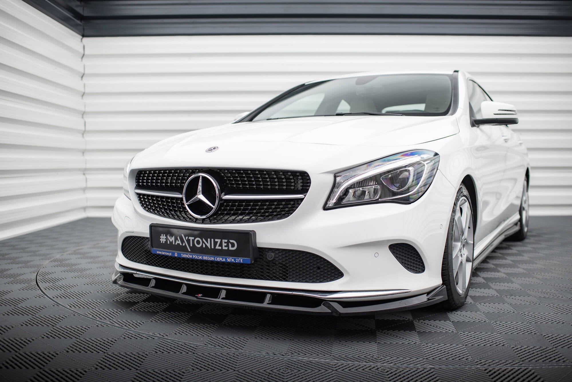 Maxton Design Street+ Spoilerlippe Front Ansatz passend für Mercedes-Benz CLA C117 Facelift schwarz Hochglanz