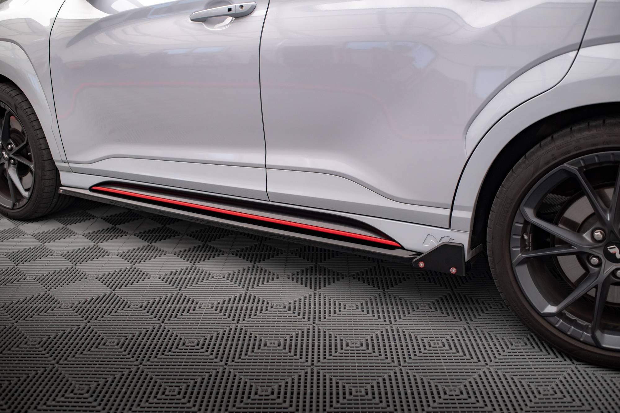 Maxton Design Street+ Seitenschweller Leisten passend für V.1 + Flaps passend für Hyundai Kona N Mk1