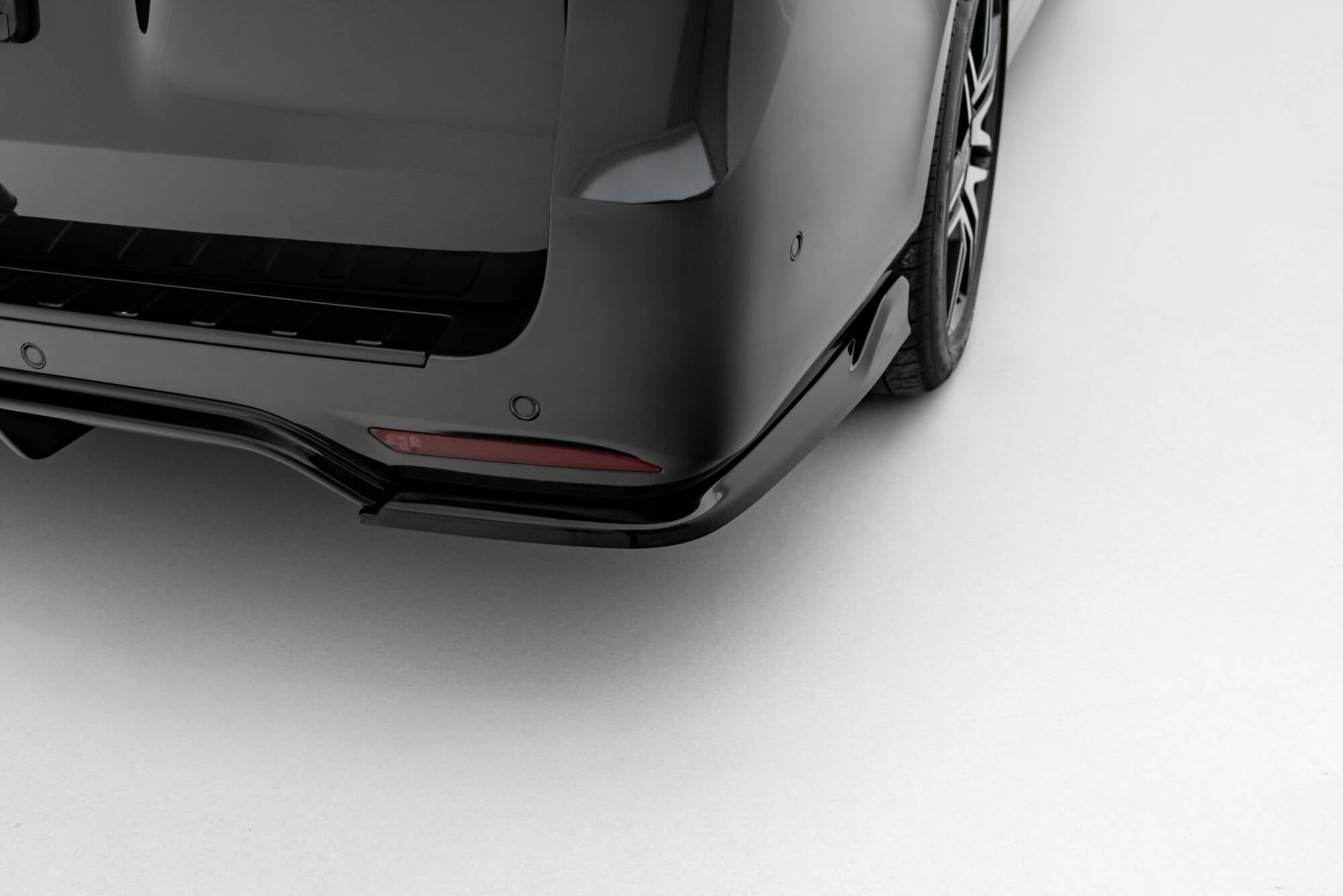 Maxton Design Heck Ansatz Flaps Diffusor V.3 passend für Mercedes-Benz V-Klasse AMG-Line W447 Facelift schwarz Hochglanz