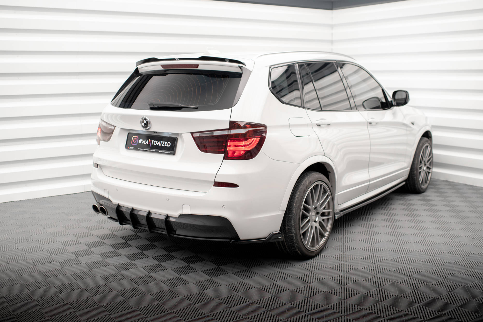 Maxton Design Heck Ansatz Flaps Diffusor passend für BMW X3 M-Paket F25 schwarz Hochglanz