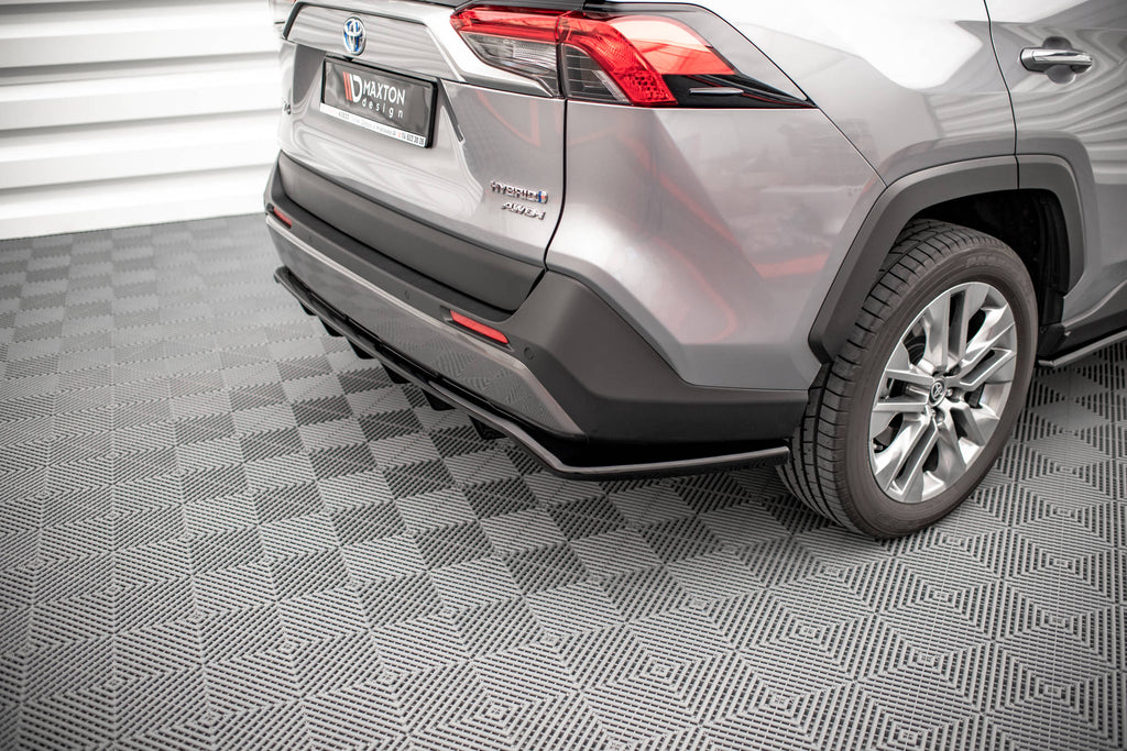 Maxton Design Street+ Mittlerer Diffusor RACE passend für Toyota RAV4 Mk5 schwarz Hochglanz
