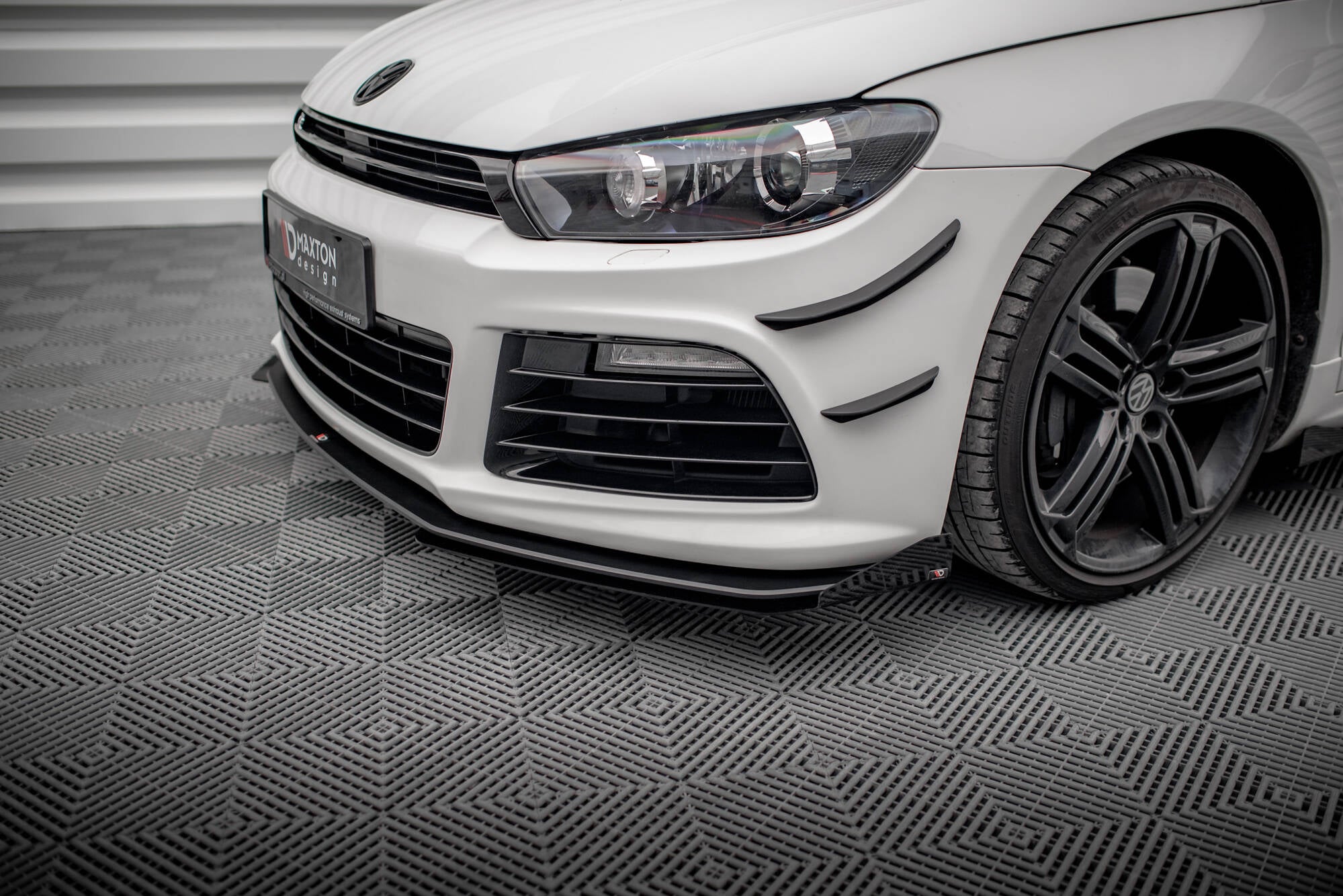 Maxton Design Front Stoßstange Flaps passend für VW Scirocco R Mk3 schwarz Hochglanz