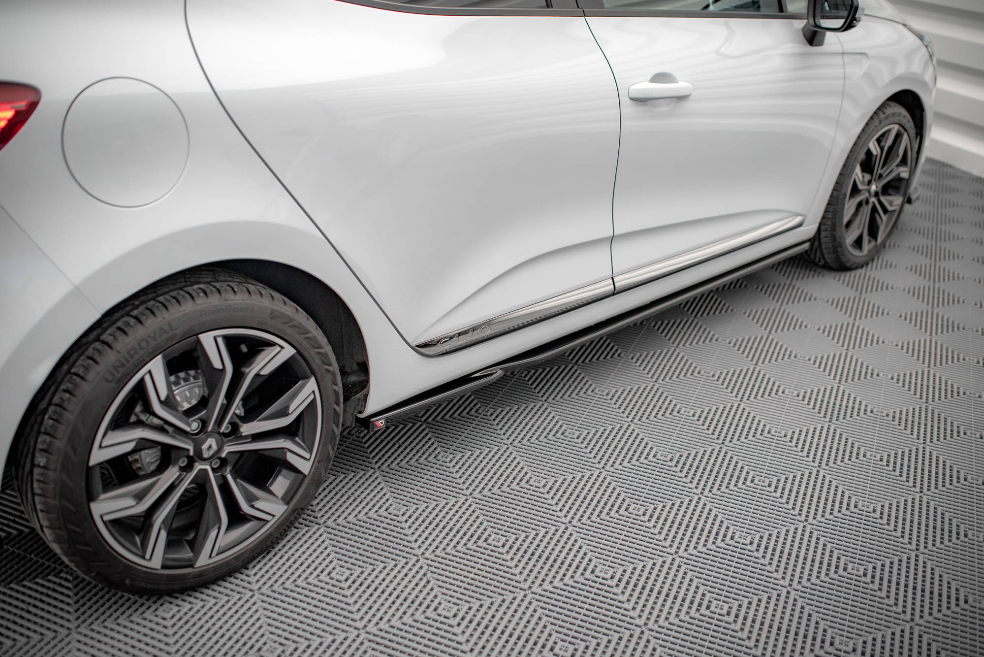 Maxton Design Street+ Seitenschweller Leisten passend für Renault Clio Mk5 schwarz Hochglanz