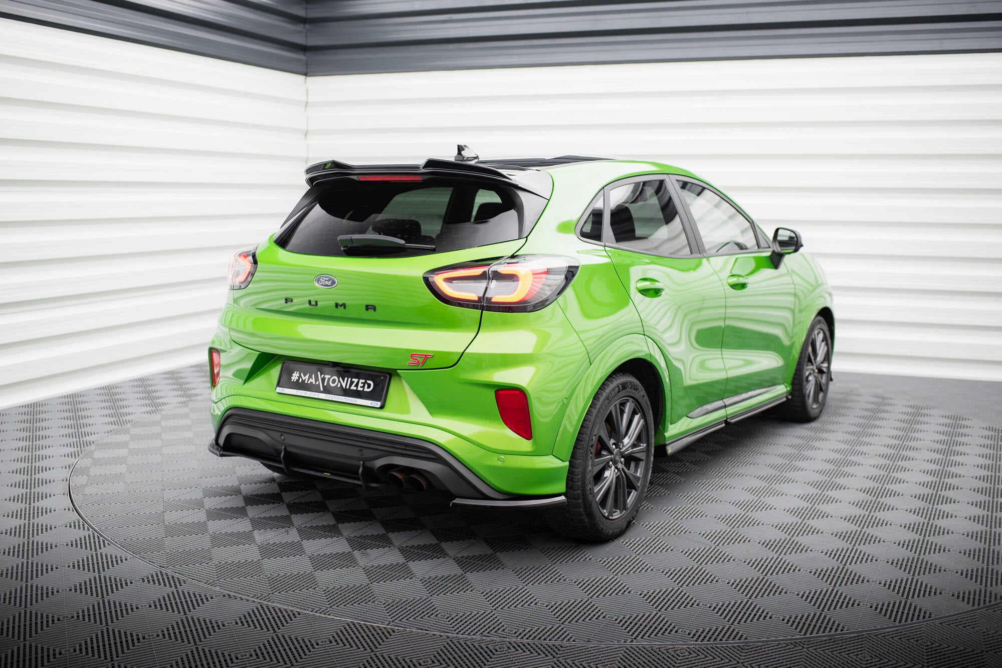Maxton Design Heck Ansatz Flaps Diffusor passend für Ford Puma ST Mk1 schwarz Hochglanz