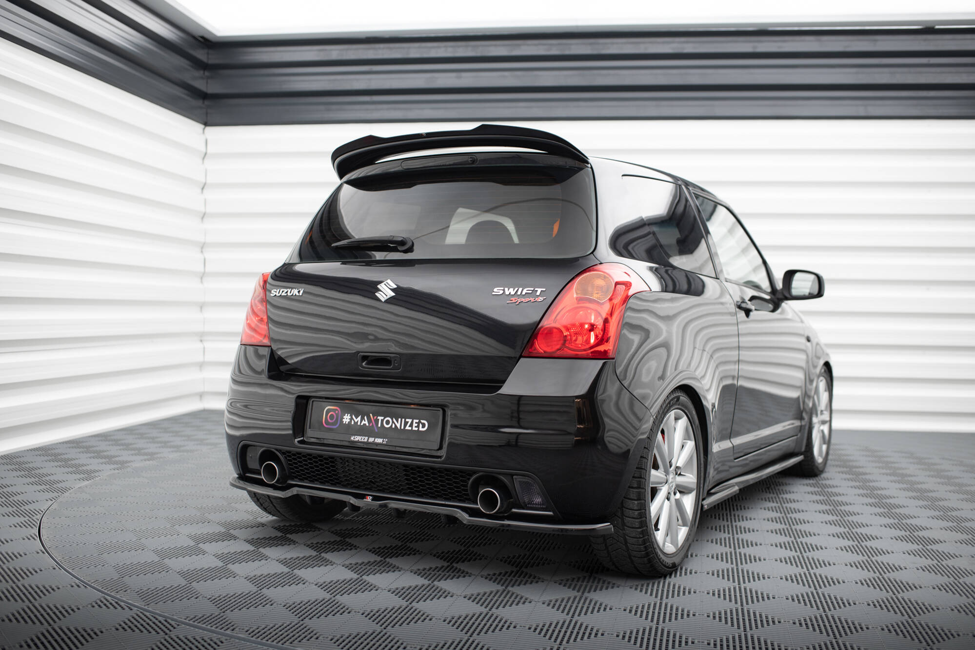 Maxton Design Spoiler CAP passend für Suzuki Swift Sport Mk4 schwarz Hochglanz