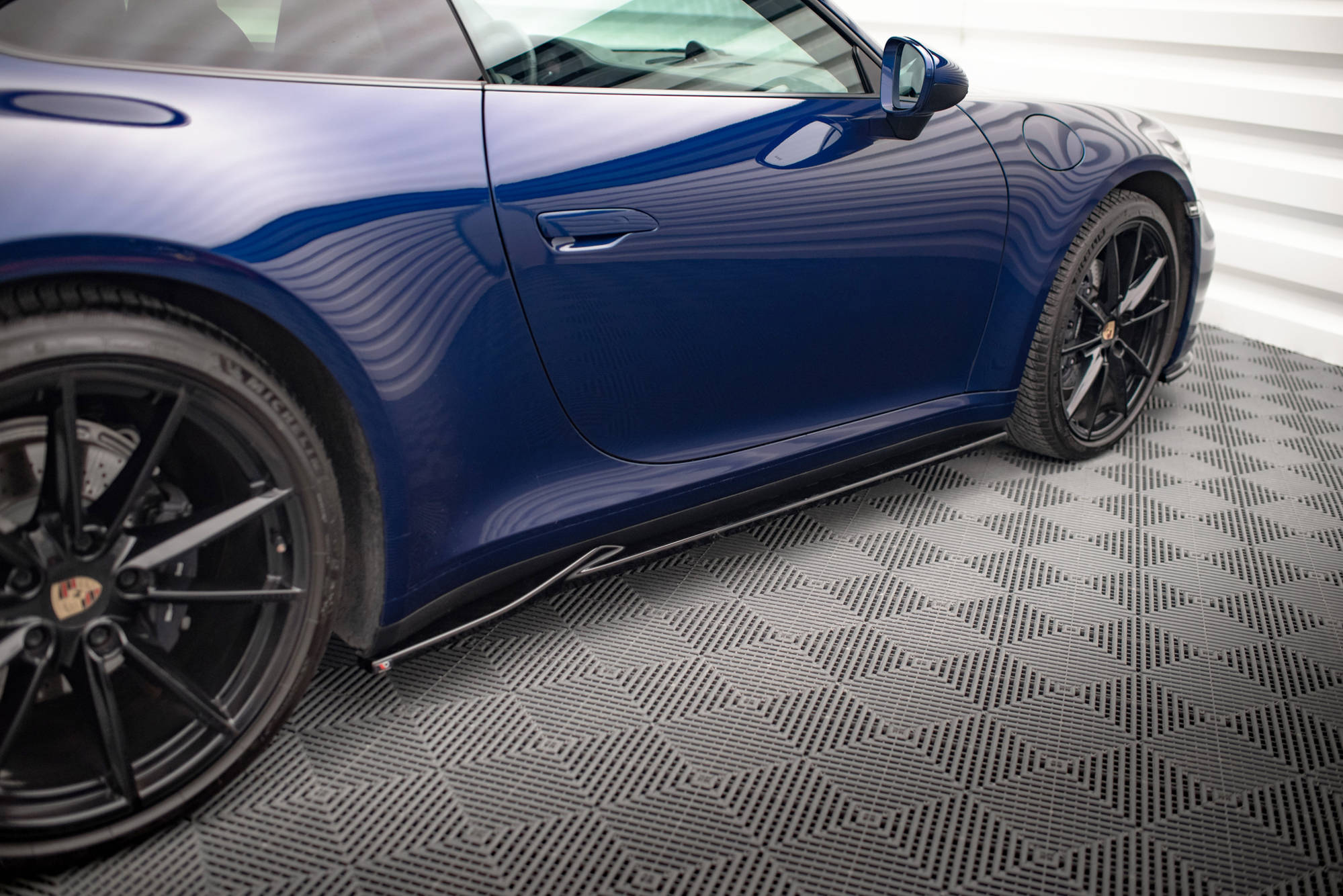 Maxton Design Street+ Seitenschweller Leisten passend für V.1 passend für Porsche 911 Carrera Aero / Carrera GTS 992 schwarz Hochglanz