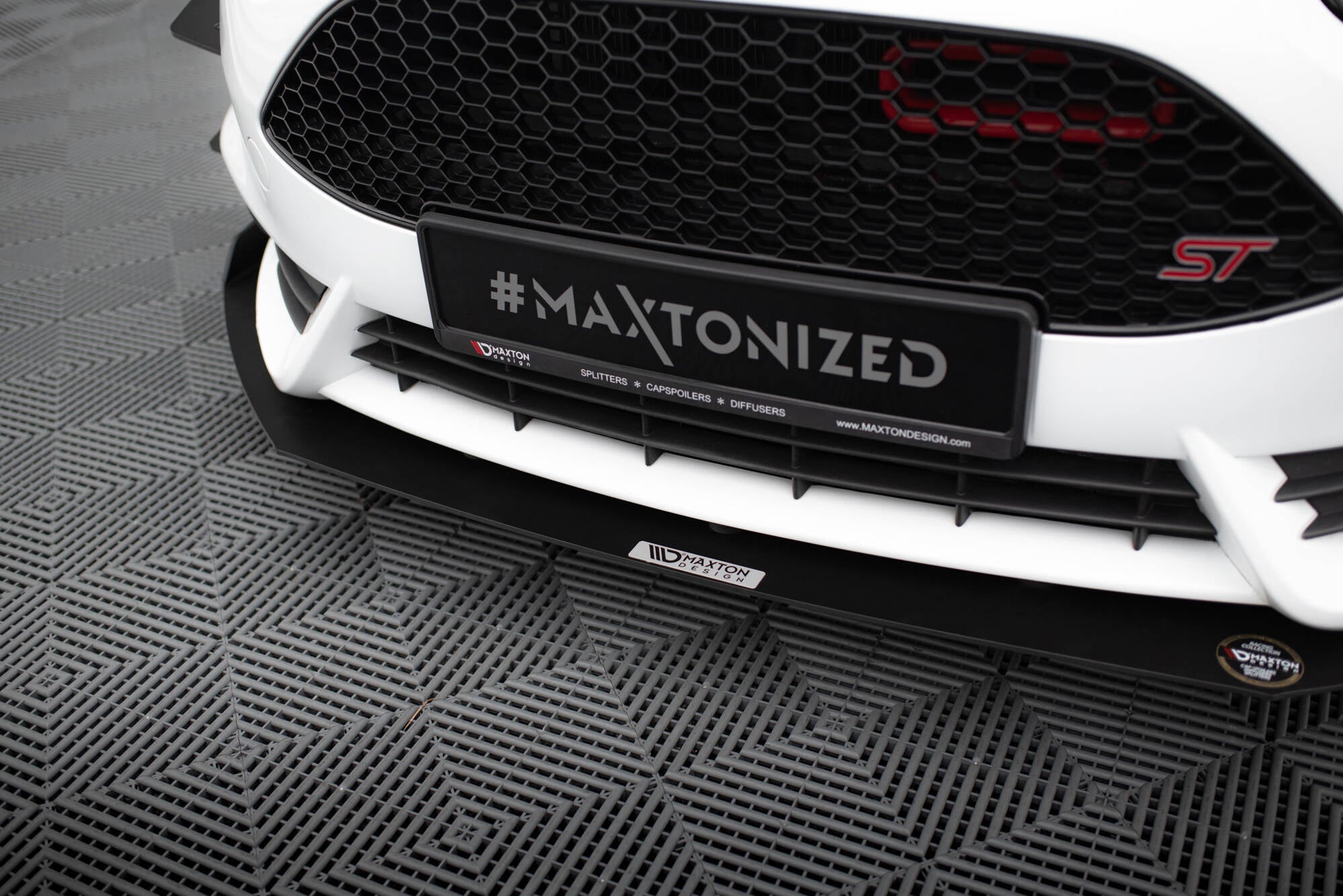 Maxton Design Front Sport Diffusor V.3 Ford Fiesta ST Mk7 FL für Ford Fiesta ST