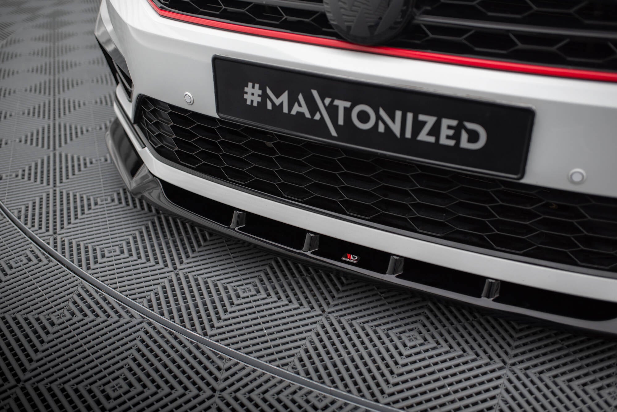 Maxton Design Street+ Spoilerlippe Front Ansatz V.1 passend für VW Passat GT B8 Facelift USA schwarz Hochglanz