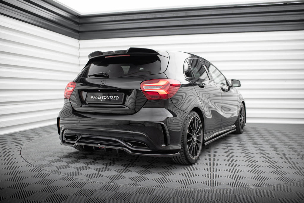 Maxton Design Street+ Mittlerer Diffusor RACE passend für Mercedes-Benz A AMG-Line W176 Facelift schwarz Hochglanz