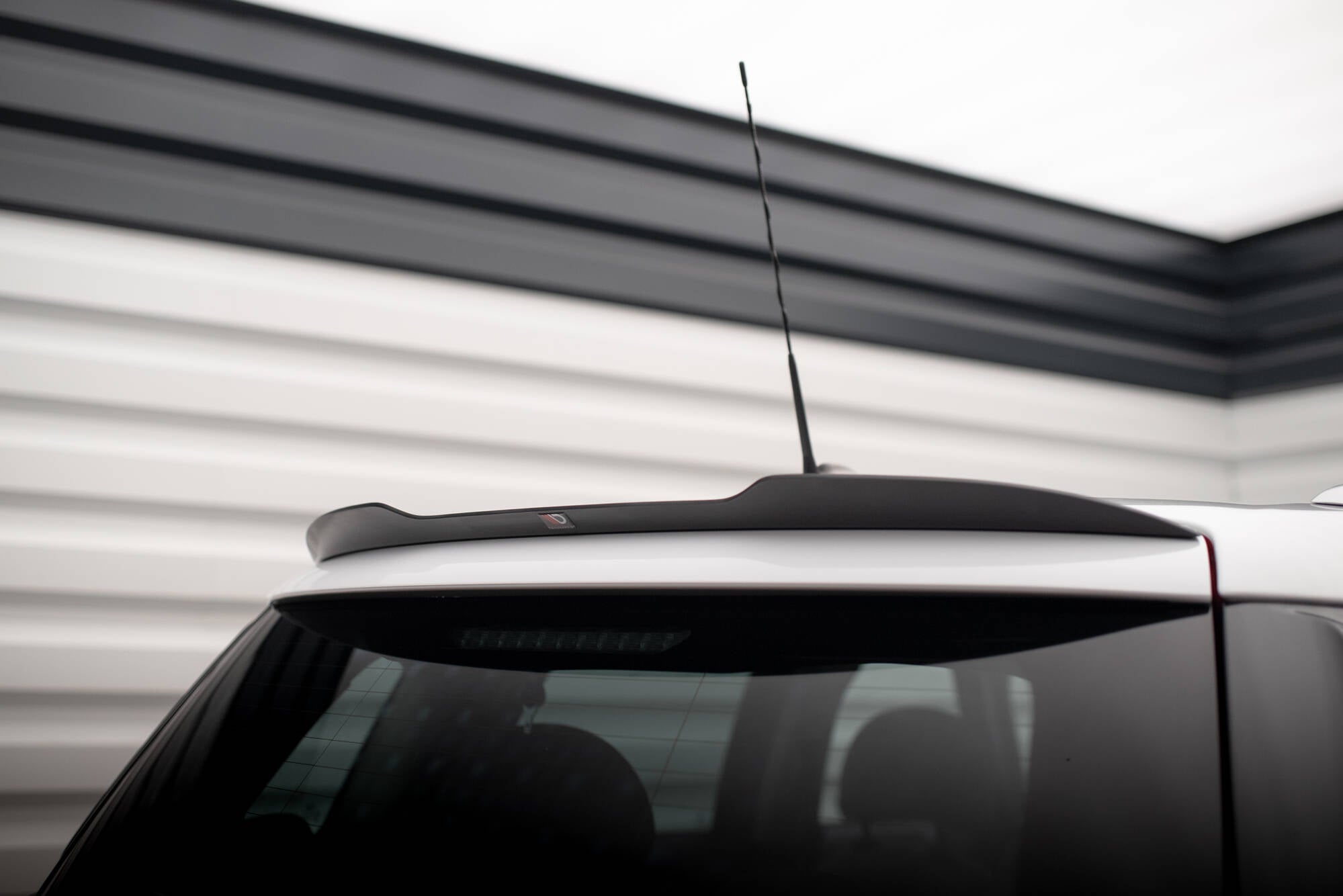 Maxton Design Spoiler CAP passend für Mini Cooper Countryman R60 Facelift schwarz Hochglanz
