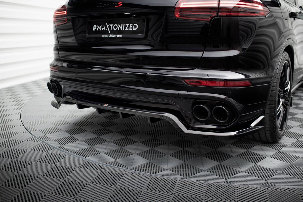 Maxton Design Street+ Mittlerer Diffusor RACE passend für Porsche Cayenne Mk2 Facelift schwarz Hochglanz