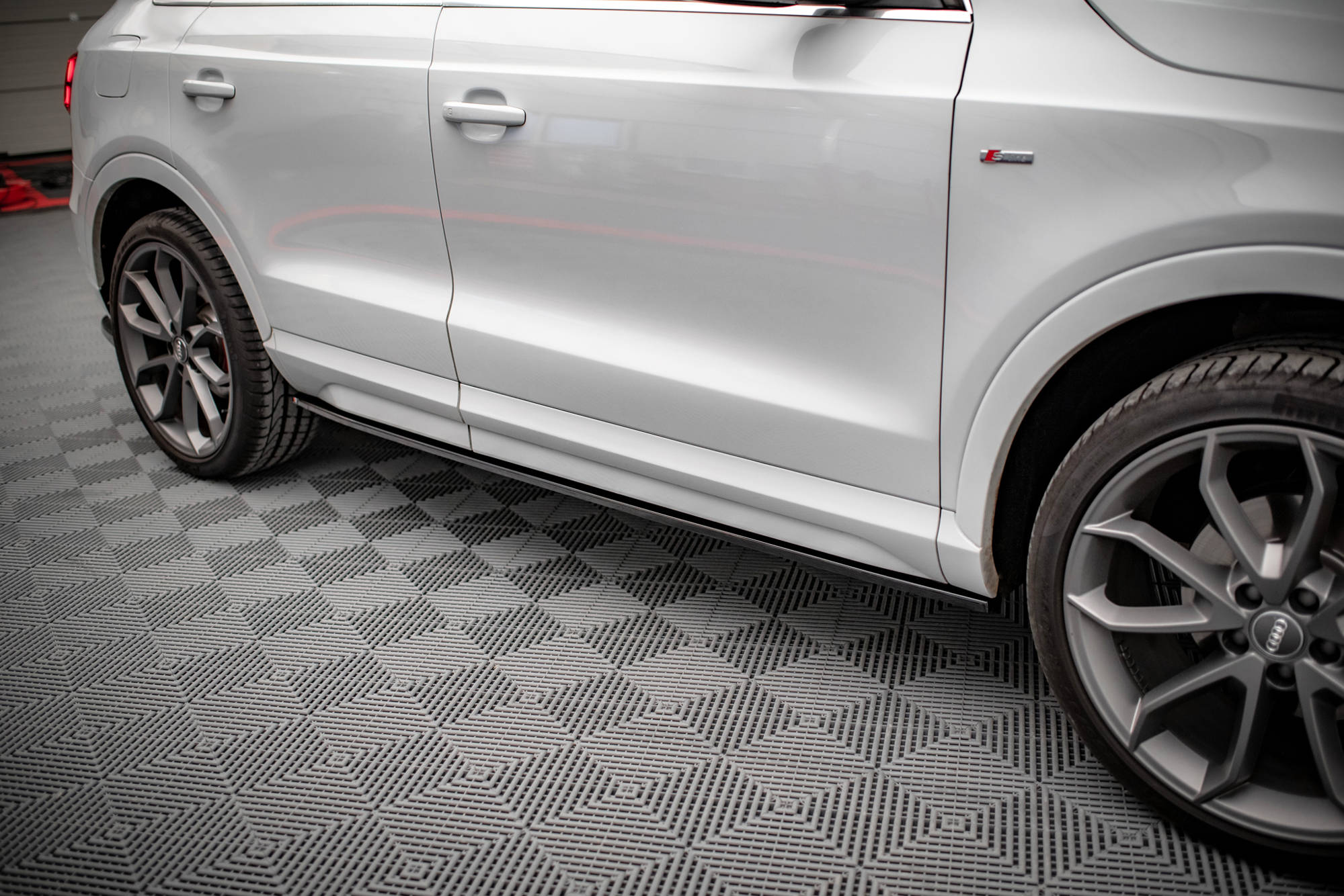 Maxton Design Street+ Seitenschweller Leisten passend für Audi Q3 Sport 8U Facelift schwarz Hochglanz