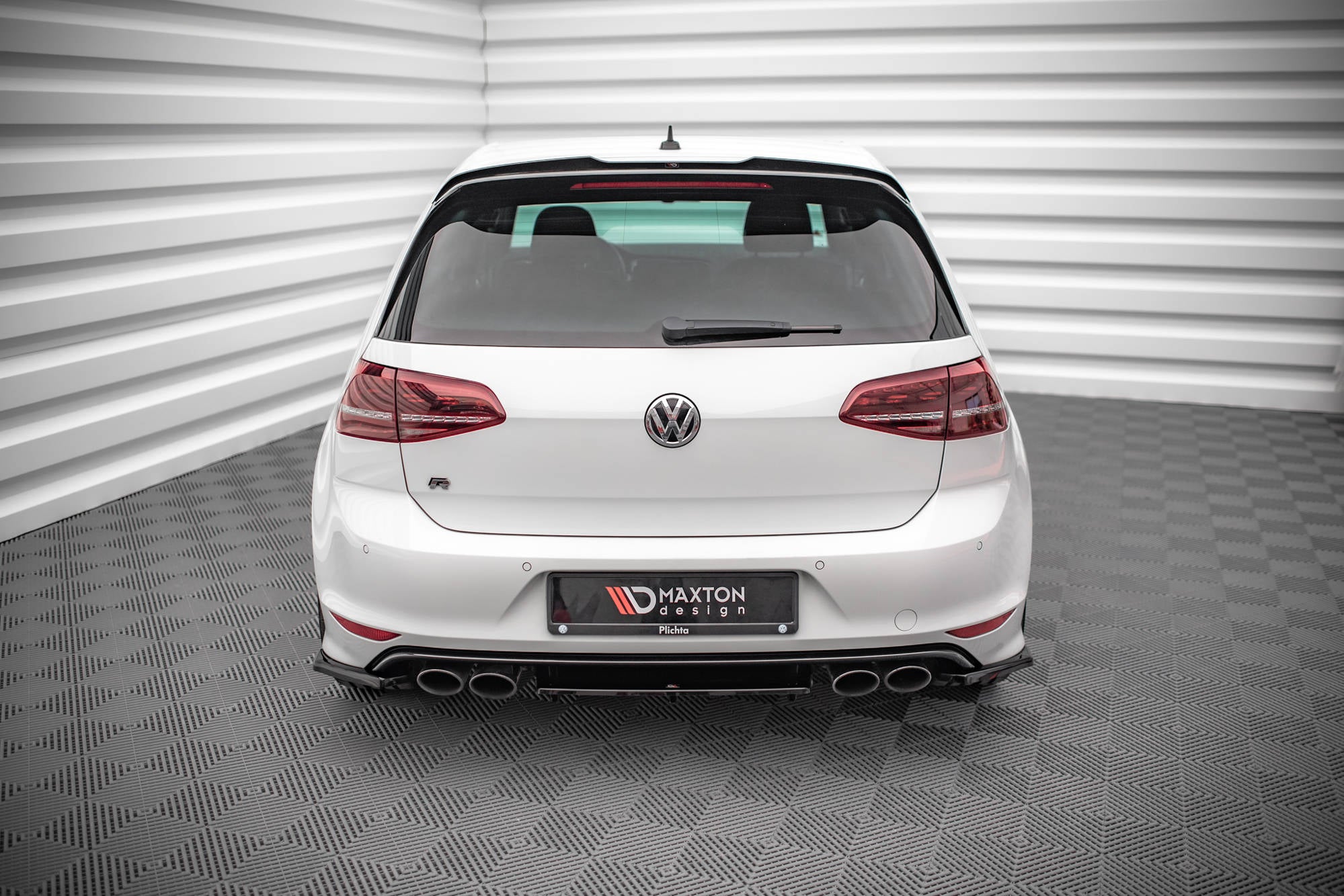 Maxton Design Heck Ansatz Flaps Diffusor V.3 passend für VW Golf R Mk7 schwarz Hochglanz
