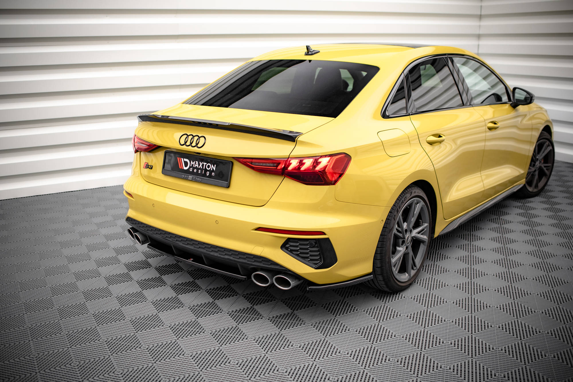 Maxton Design Heck Ansatz Flaps Diffusor passend für Audi S3 Limousine 8Y schwarz Hochglanz